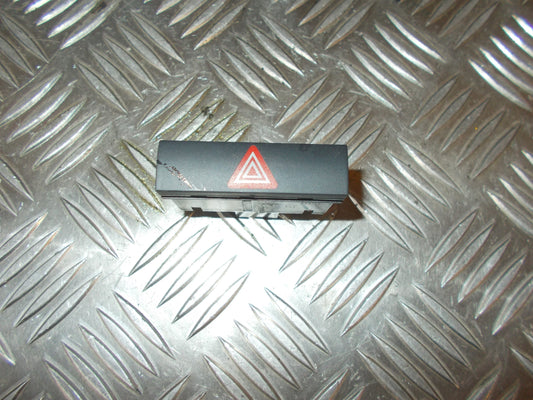 Audi A6 Kontakt Katastrofe Med OEM Nr. 4F0941509 Fra Audi Ophugger