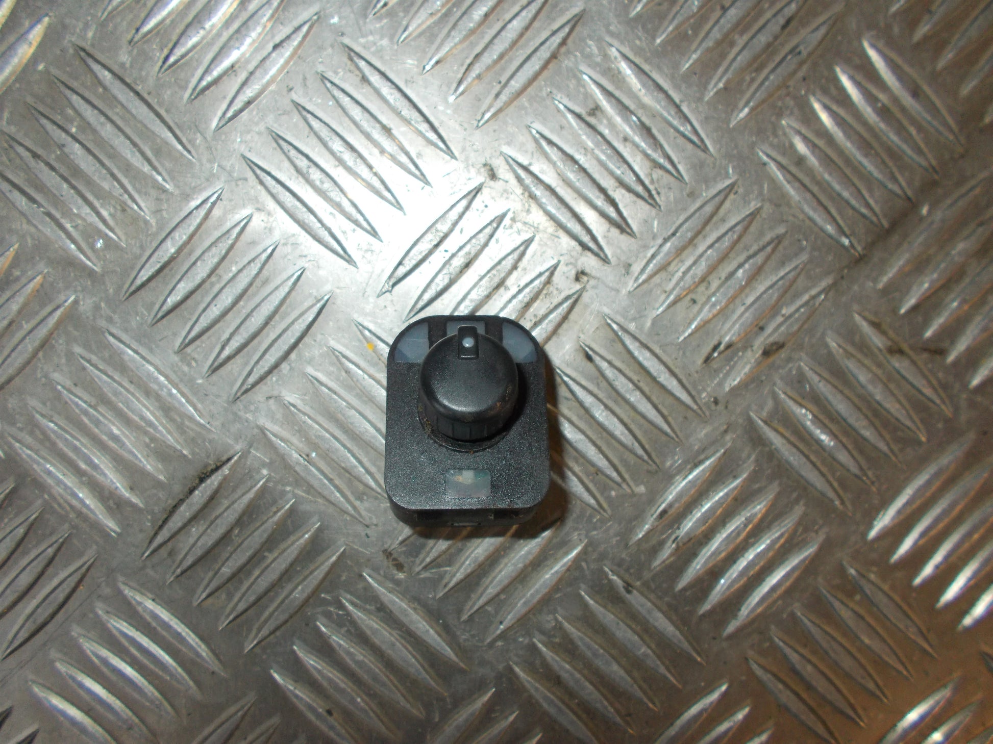 Audi A6 4F Kontakt Sidespejl Med OEM Nr. 8E0959565A Fra Audi Ophugger