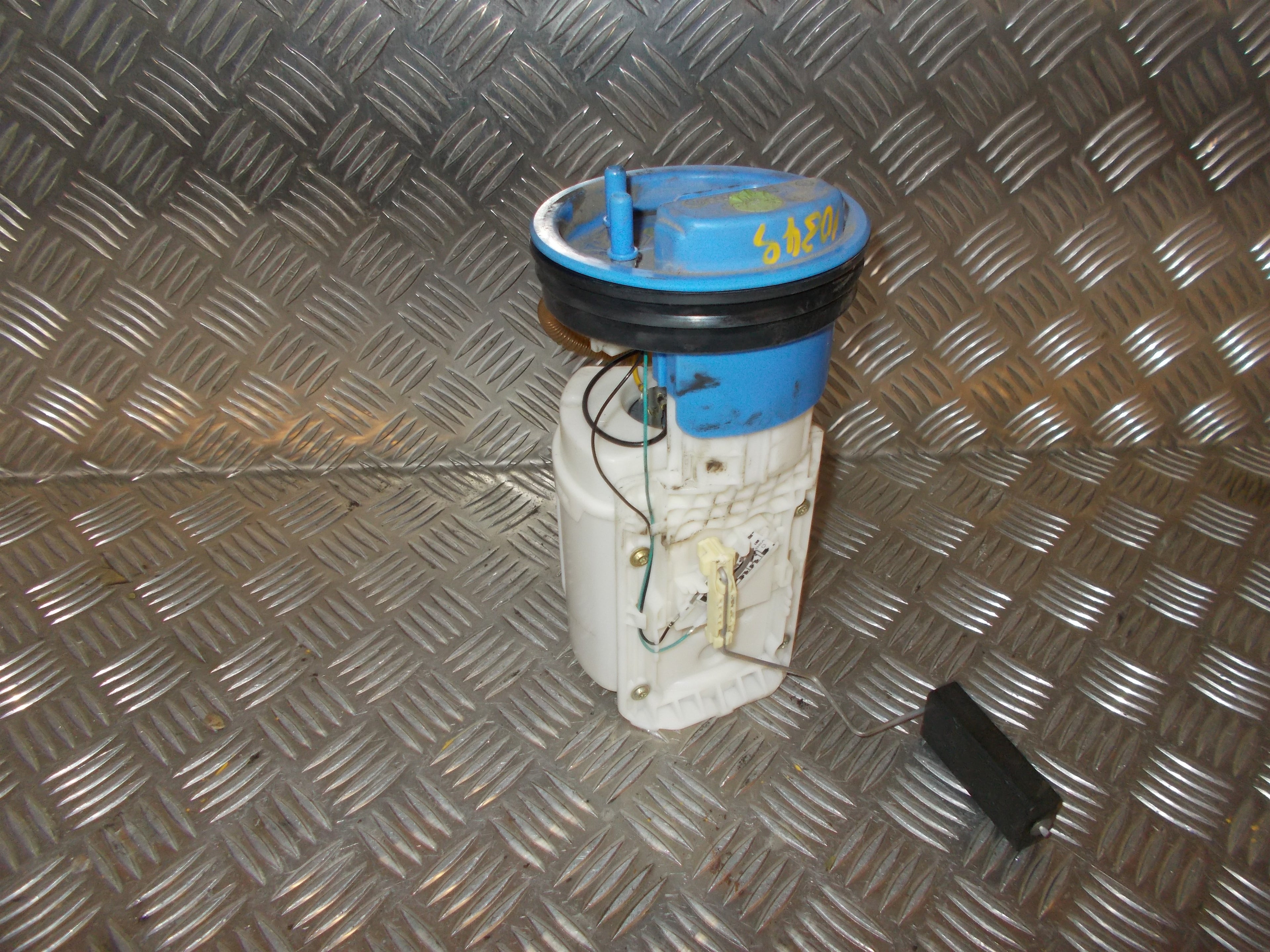 Audi A3 Benz/Brændstofpumpe El Med OEM Nr. 8L0919051J Fra Audi Ophugger