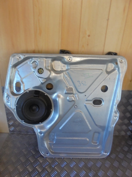 VW Golf 6 1K Rudemotor - Rudehejs Med OEM Nr. 7E1837730T Fra VW Ophugger