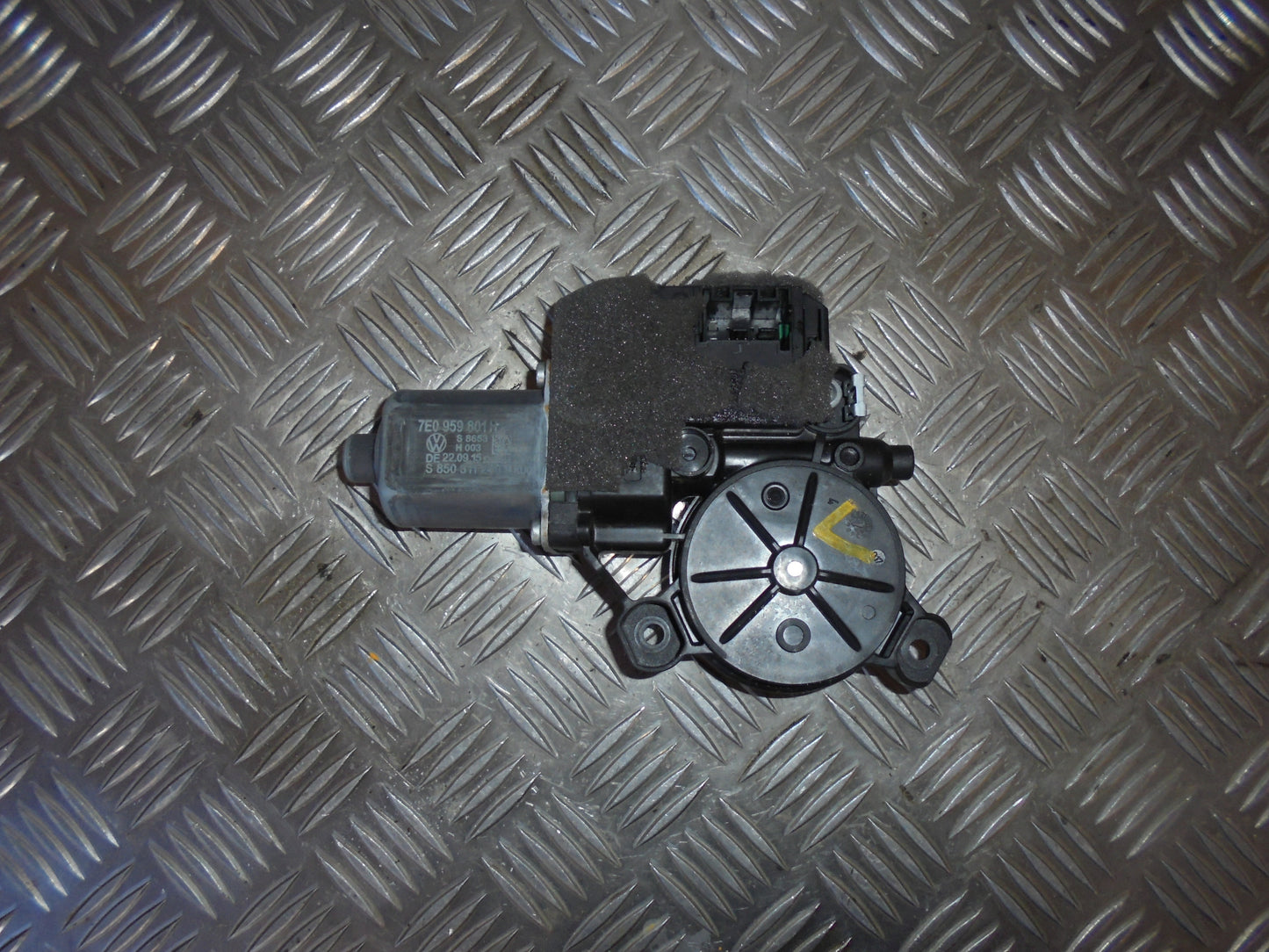 VW Golf 6 1K Rudemotor - Rudehejs Med OEM Nr. 7E0959801H Fra VW Ophugger