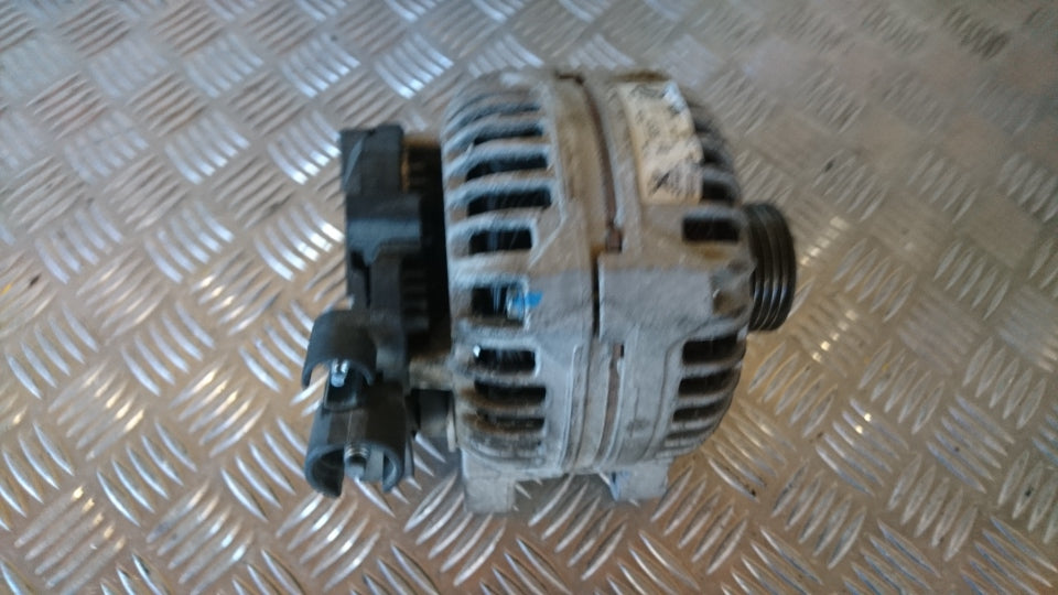 Peugeot 306 Generator Med OEM Nr. 1516481R Fra Peugeot Ophugger
