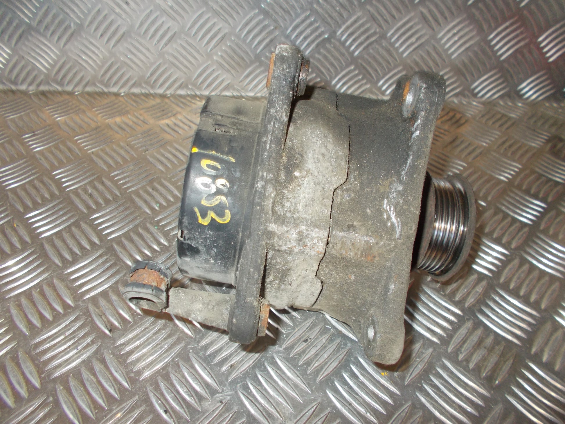 VW Transporter T4 Generator Med OEM Nr. 0123320018 Fra VW Ophugger