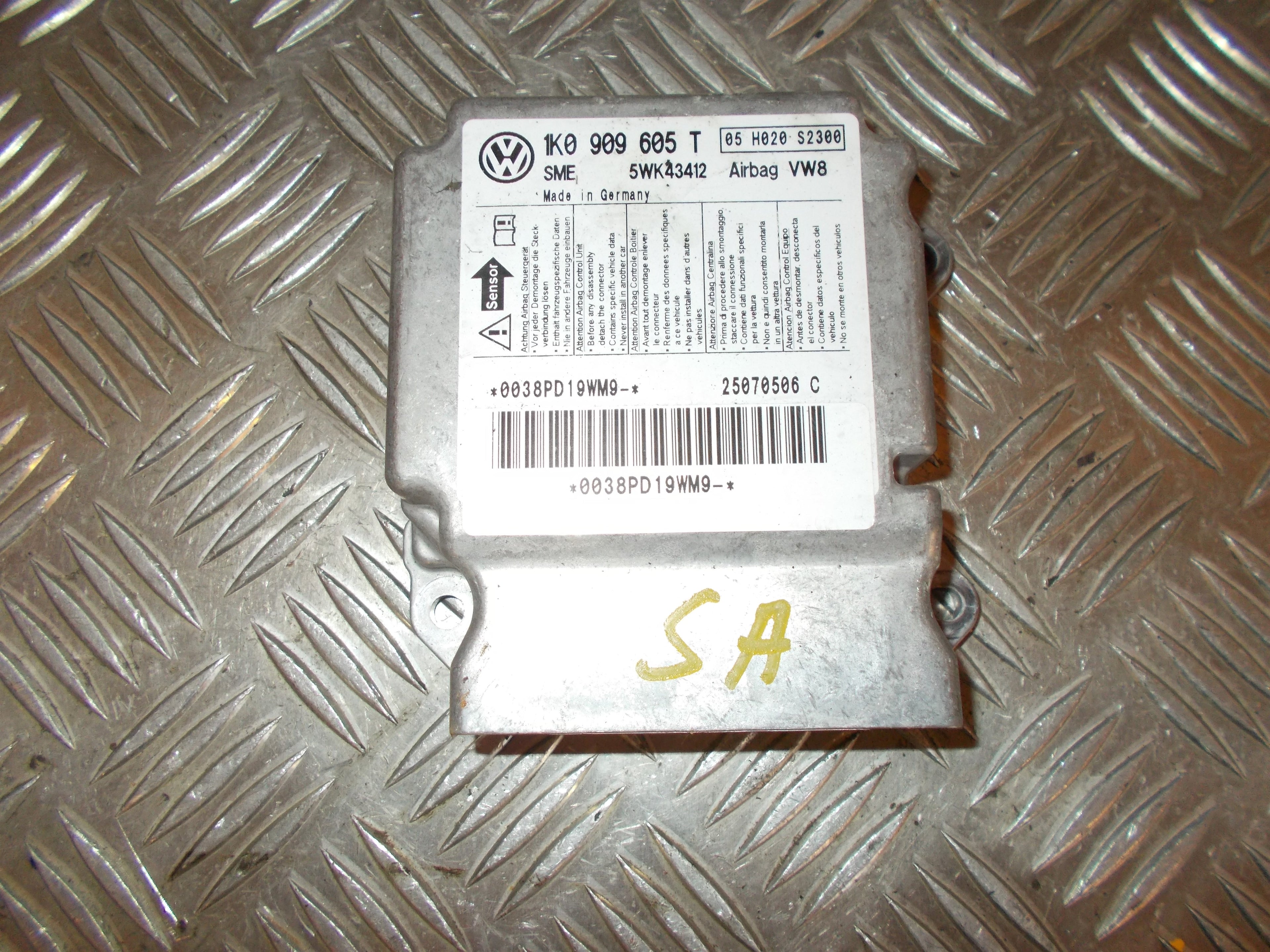 VW Golf 5 1K Airbag Elboks Med OEM Nr. 1K0909605T Fra VW Ophugger