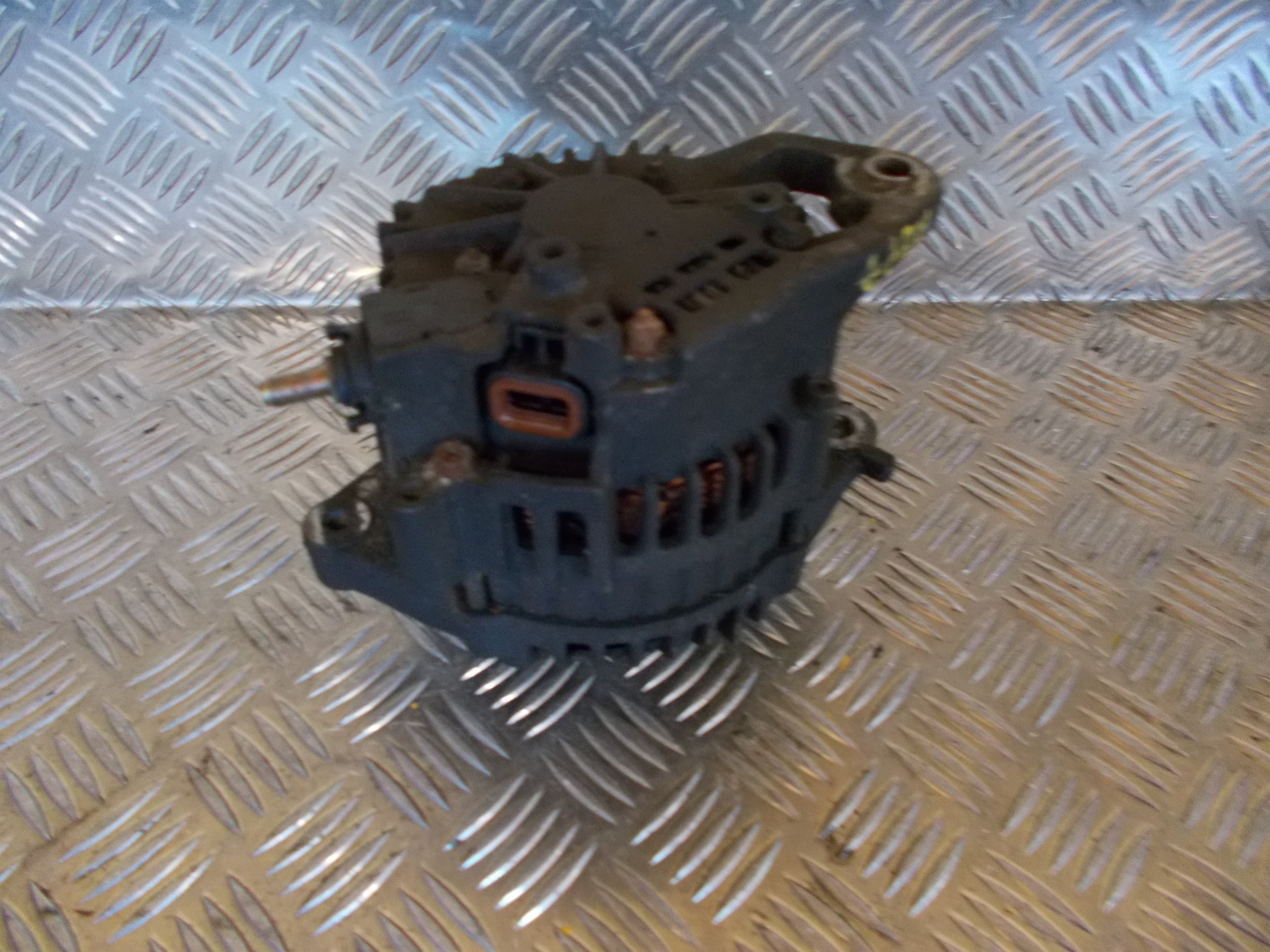 Nissan Almera N16 Generator Med OEM Nr. 23100BU010 Fra Nissan Ophugger