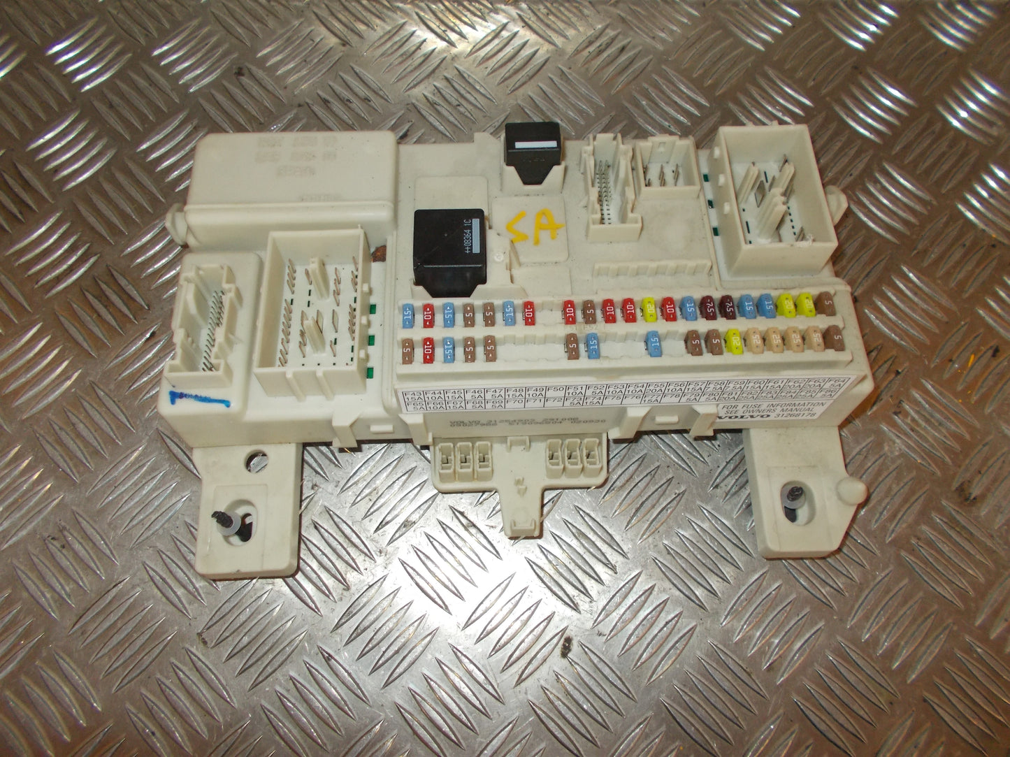 Volvo S40/V50 Sikringsboks Med OEM Nr. 31268178 Fra Volvo Ophugger