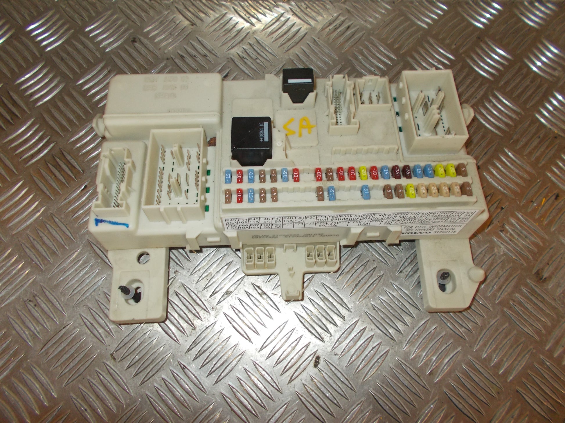 Volvo S40/V50 Sikringsboks Med OEM Nr. 31268178 Fra Volvo Ophugger