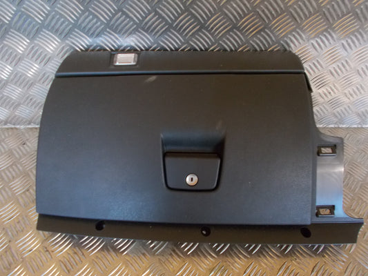 Volvo S40/V50 Handskerum Med OEM Nr. 39888609 Fra Volvo Ophugger