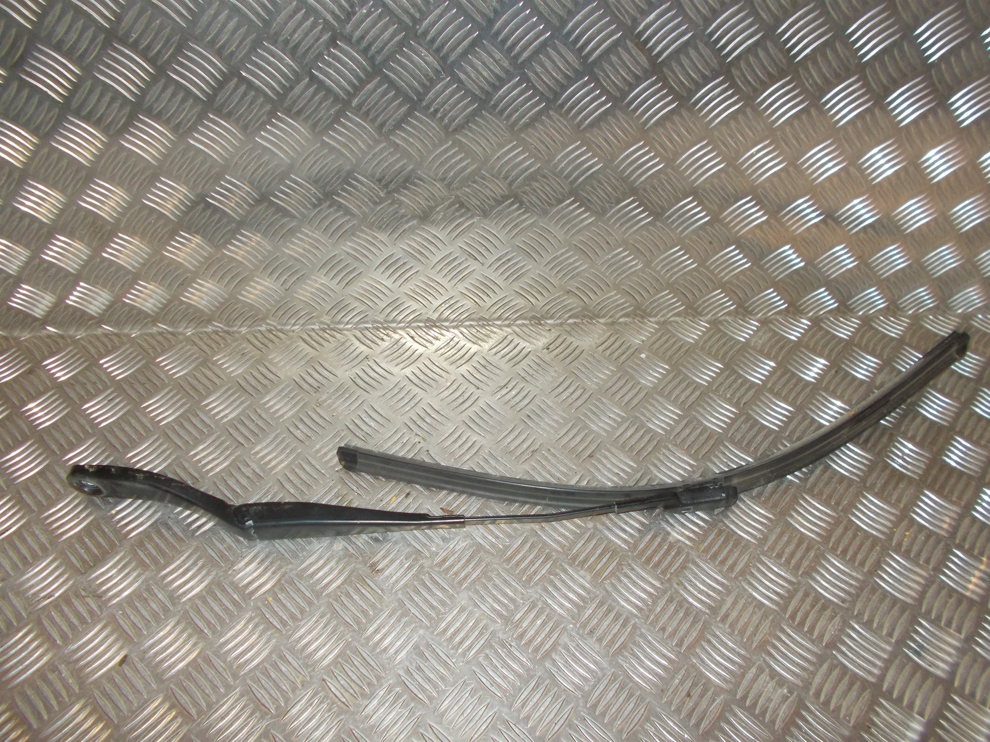 Volvo S40/V50 Viskerarm Med OEM Nr. Ophugger Fra Volvo Ophugger