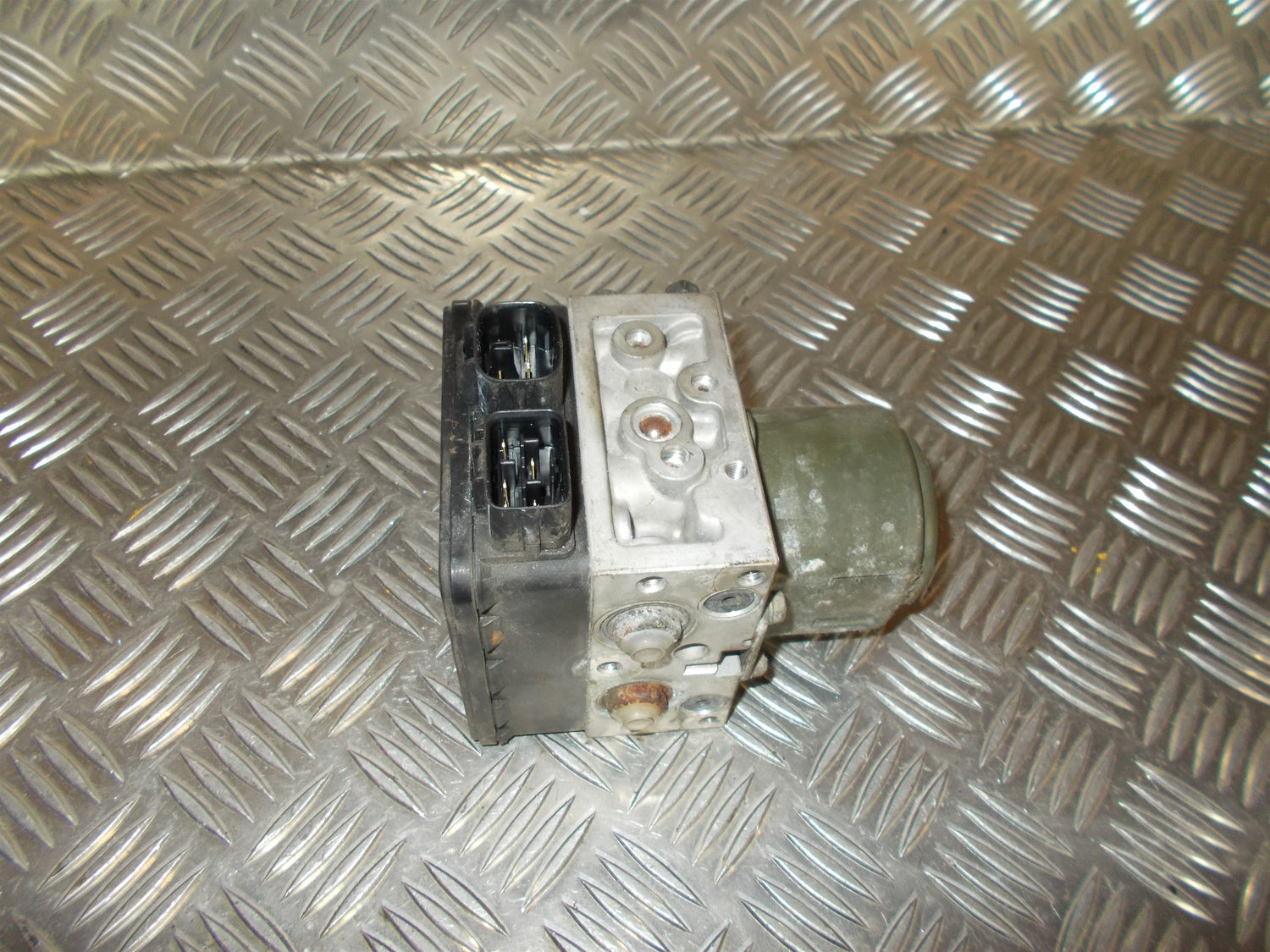 Toyota Corolla 4D/Stc E11 ABS Pumpe Med OEM Nr. 4451012260 Fra Toyota Ophugger