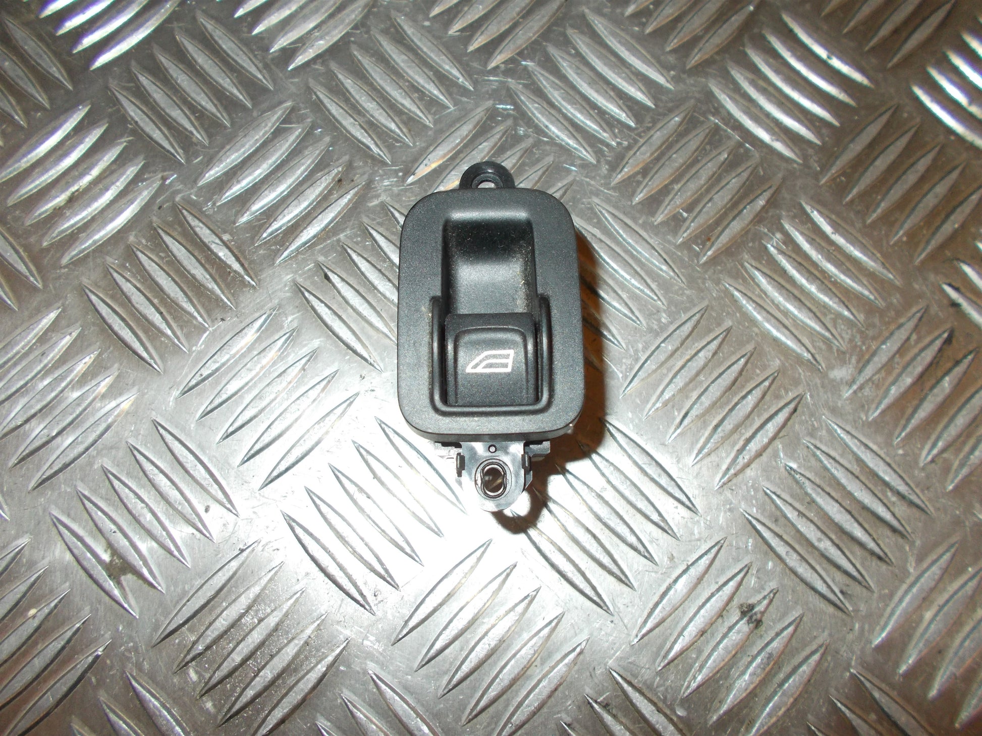 Volvo S40/V50 Kontakt Rudehejs Med OEM Nr. 30773217 Fra Volvo Ophugger