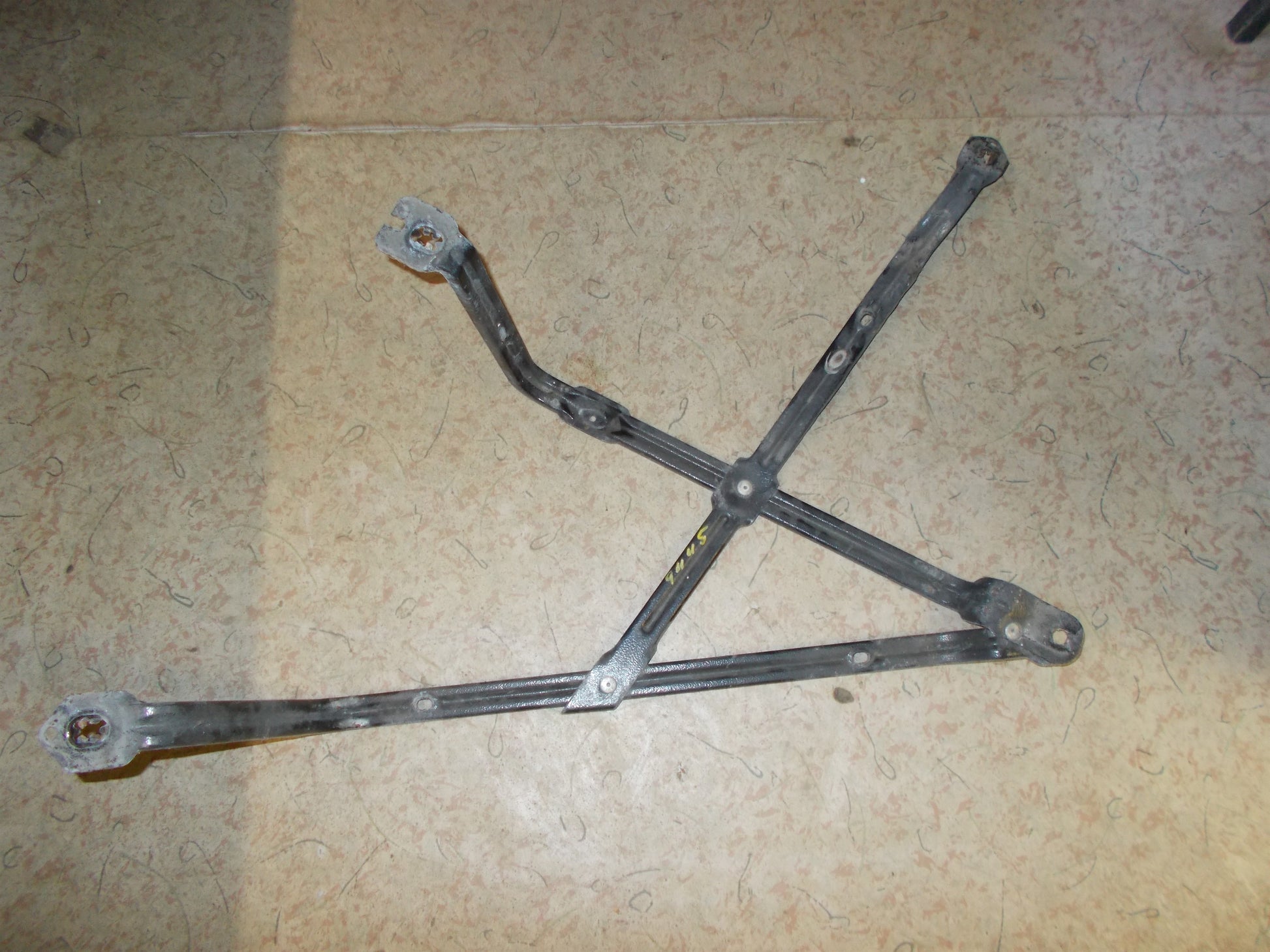 Peugeot Partner Tankbånd Med OEM Nr. Ophugger Fra Peugeot Ophugger