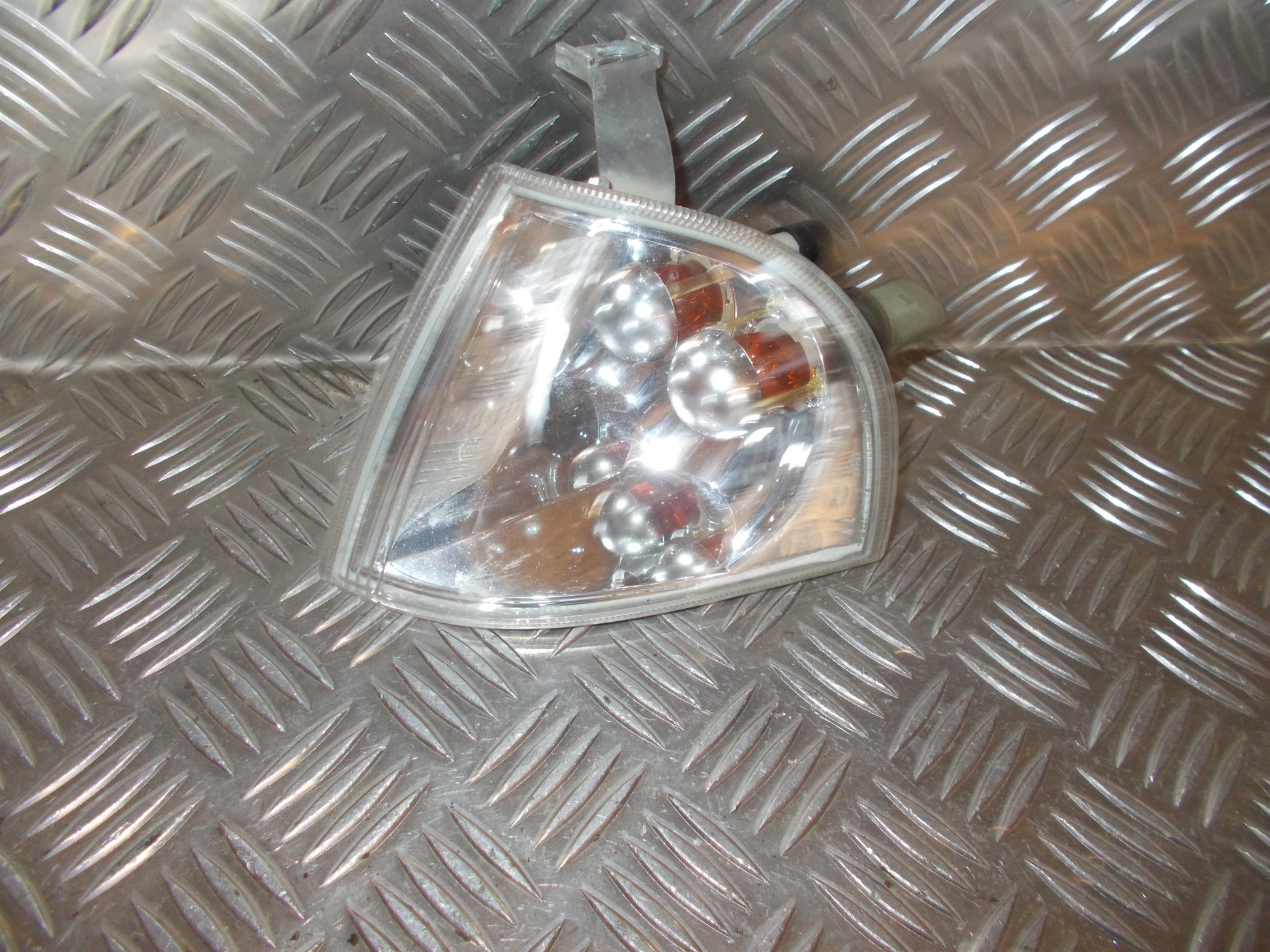 Skoda Octavia Blinklygte For Med OEM Nr. 1U0953155 Fra Skoda Ophugger