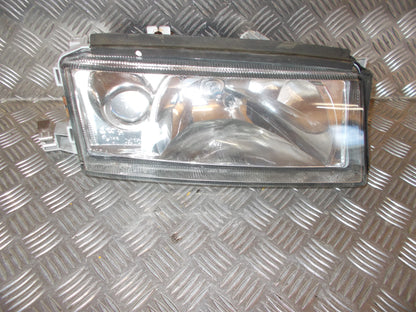 Skoda Octavia Forlygte Med OEM Nr. 1U1941018A Fra Skoda Ophugger