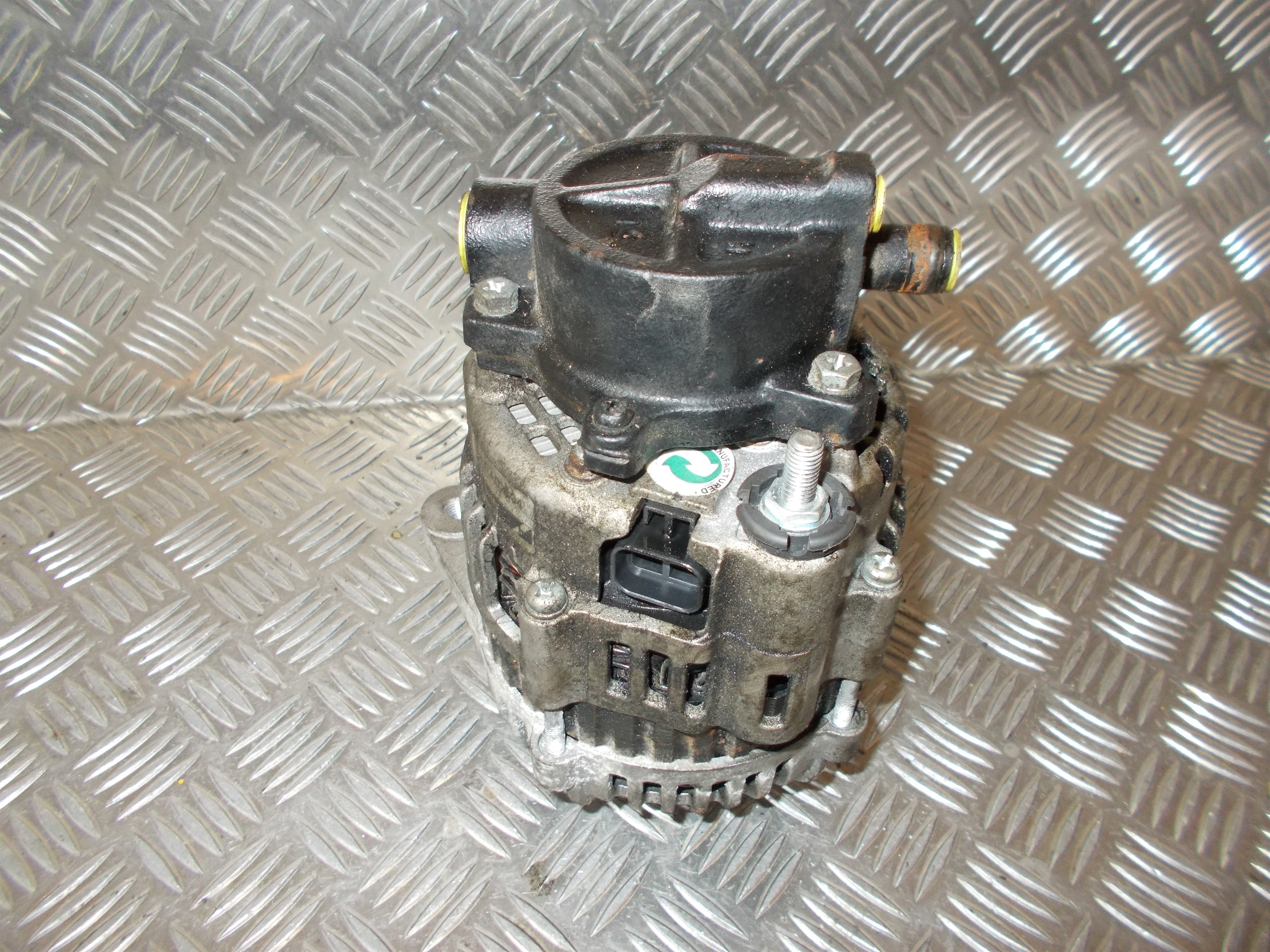 Kia Carens Generator M/Pumpe Med OEM Nr. Ophugger Fra Kia Ophugger