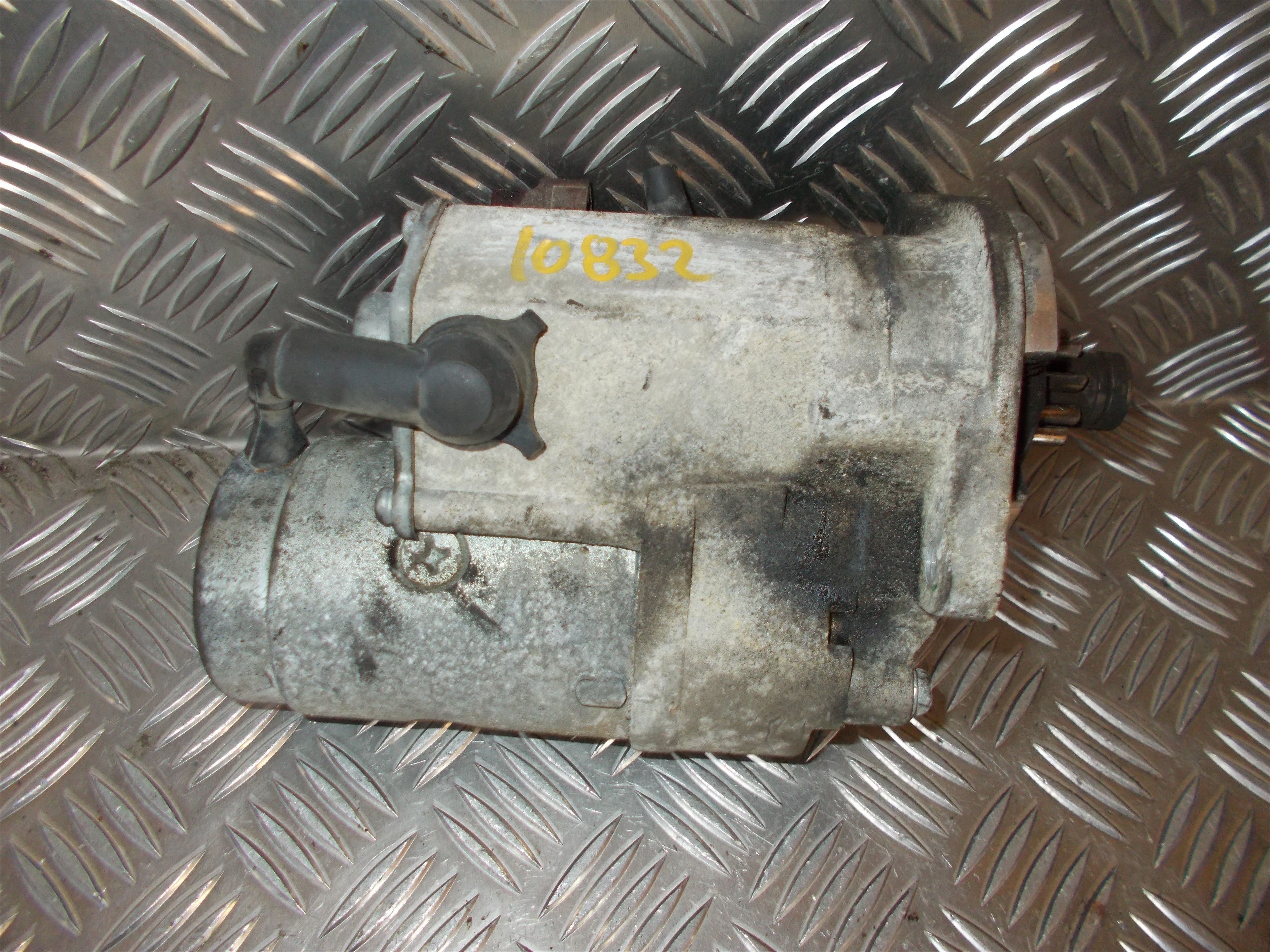 Kia Carens Starter Med OEM Nr. 3610027000 Fra Kia Ophugger
