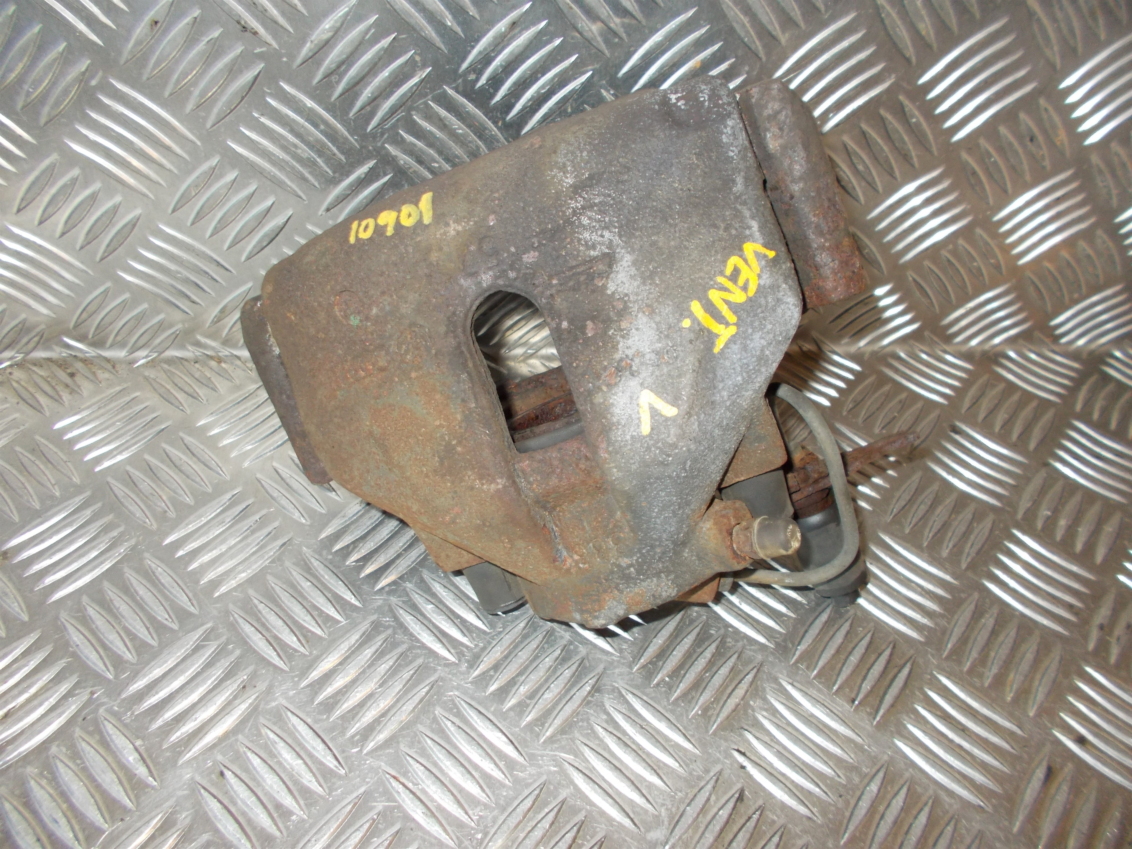 Audi A4 Bremsekaliber Vf Med OEM Nr. Ophugger Fra Audi Ophugger