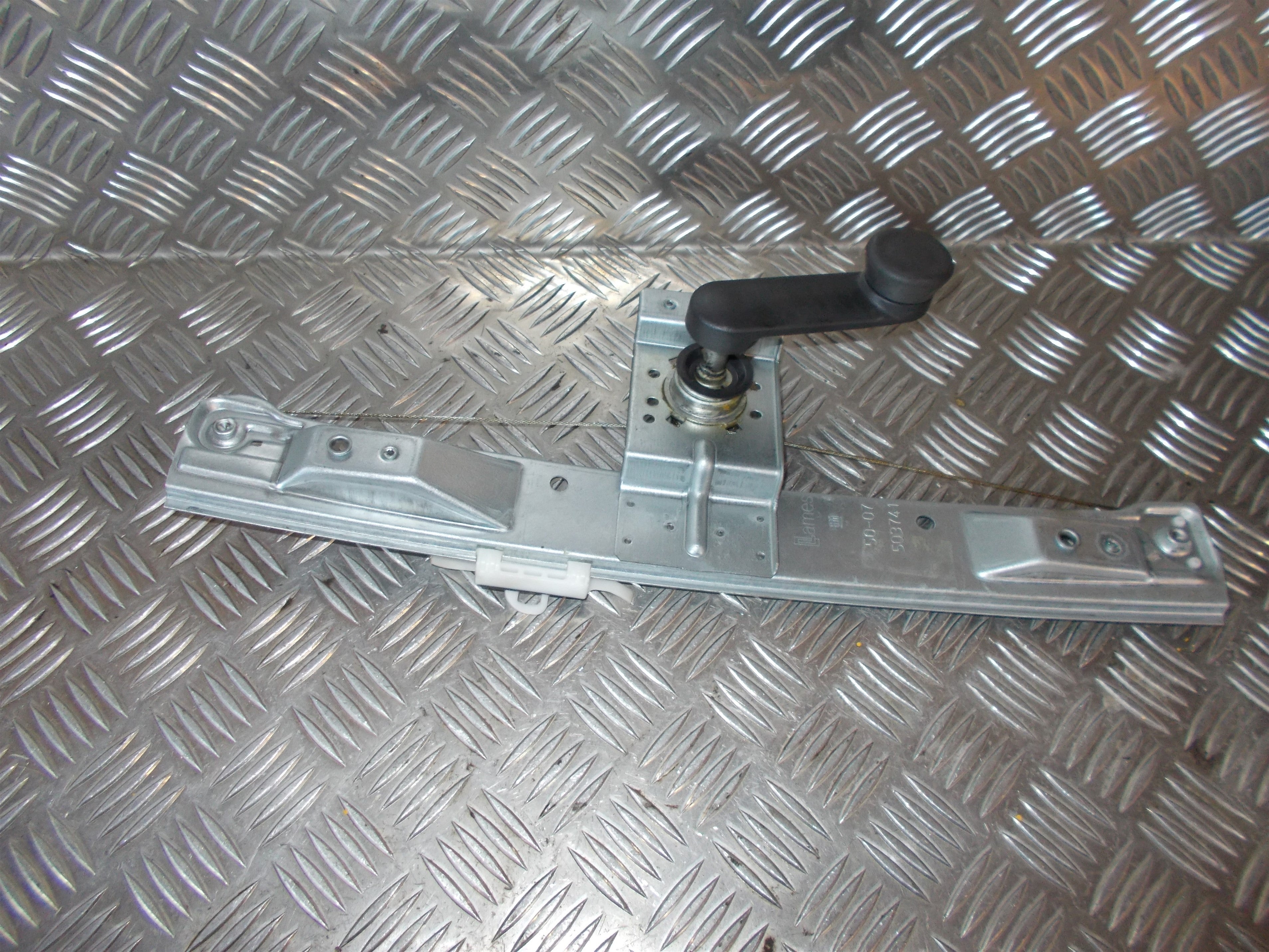 Opel Corsa D Rudemotor - Rudehejs Med OEM Nr. Ophugger Fra Opel Ophugger