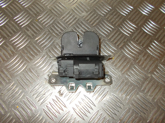 Opel Insignia A Dørlås Med OEM Nr. Ophugger Fra Opel Ophugger