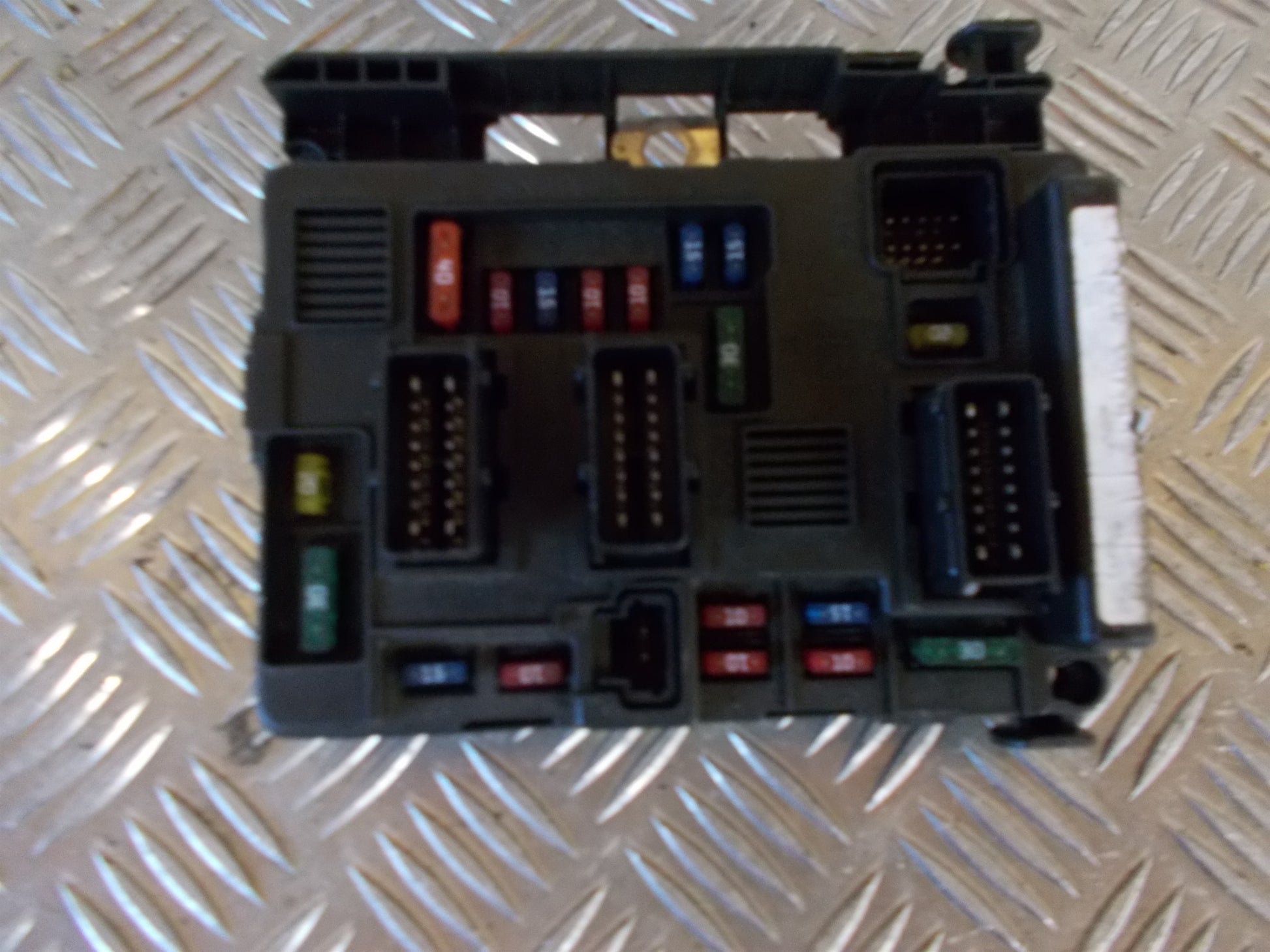 Citroen C5 Sikringsboks Med OEM Nr. 6580F0 Fra Citroen Ophugger