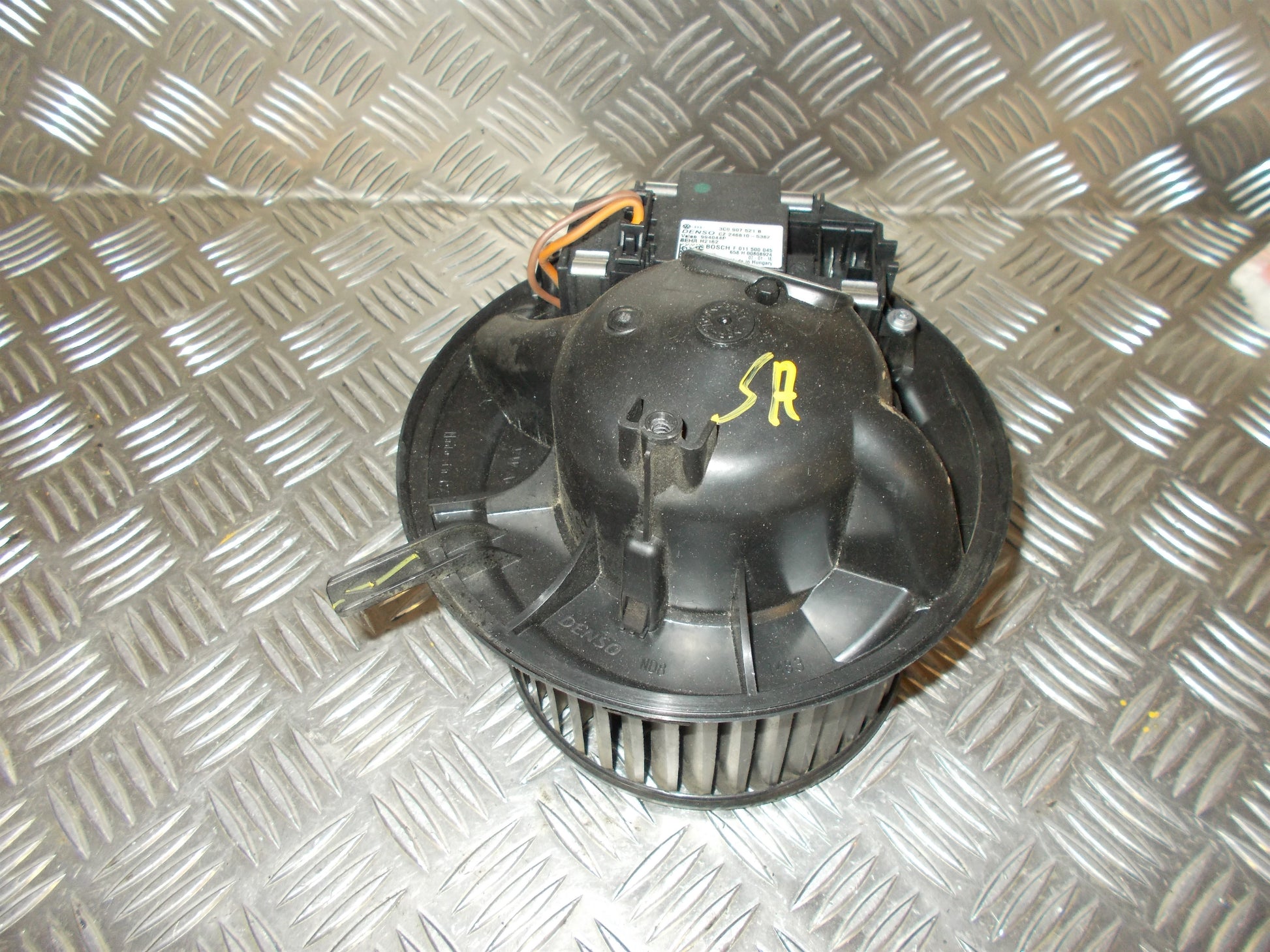 VW Passat 3C Varmeblæser Med OEM Nr. 3C1820015J Fra VW Ophugger