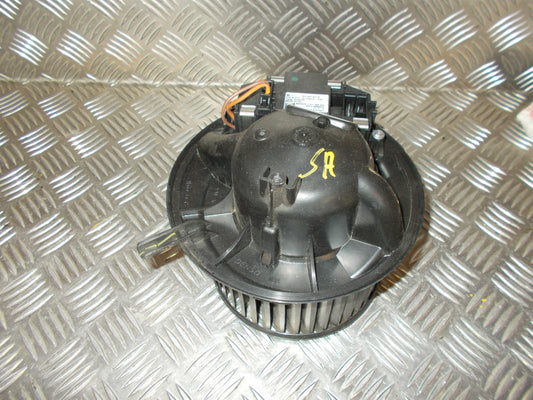 VW Passat 3C Varmeblæser Med OEM Nr. 3C1820015J Fra VW Ophugger