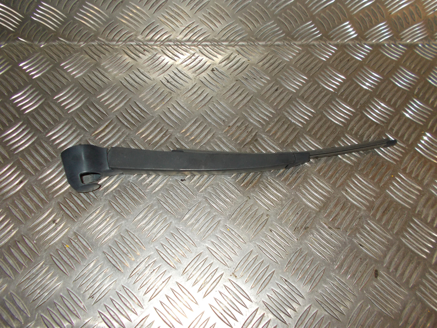 VW Passat 3C Viskerarm Med OEM Nr. Ophugger Fra VW Ophugger