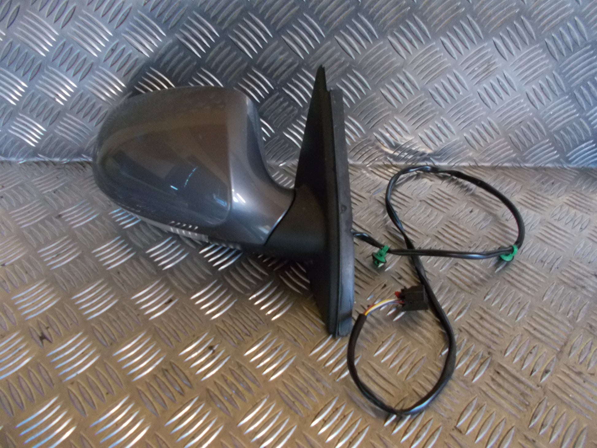 VW Passat 3C Sidespejl Med OEM Nr. 3C1857508DM Fra VW Ophugger