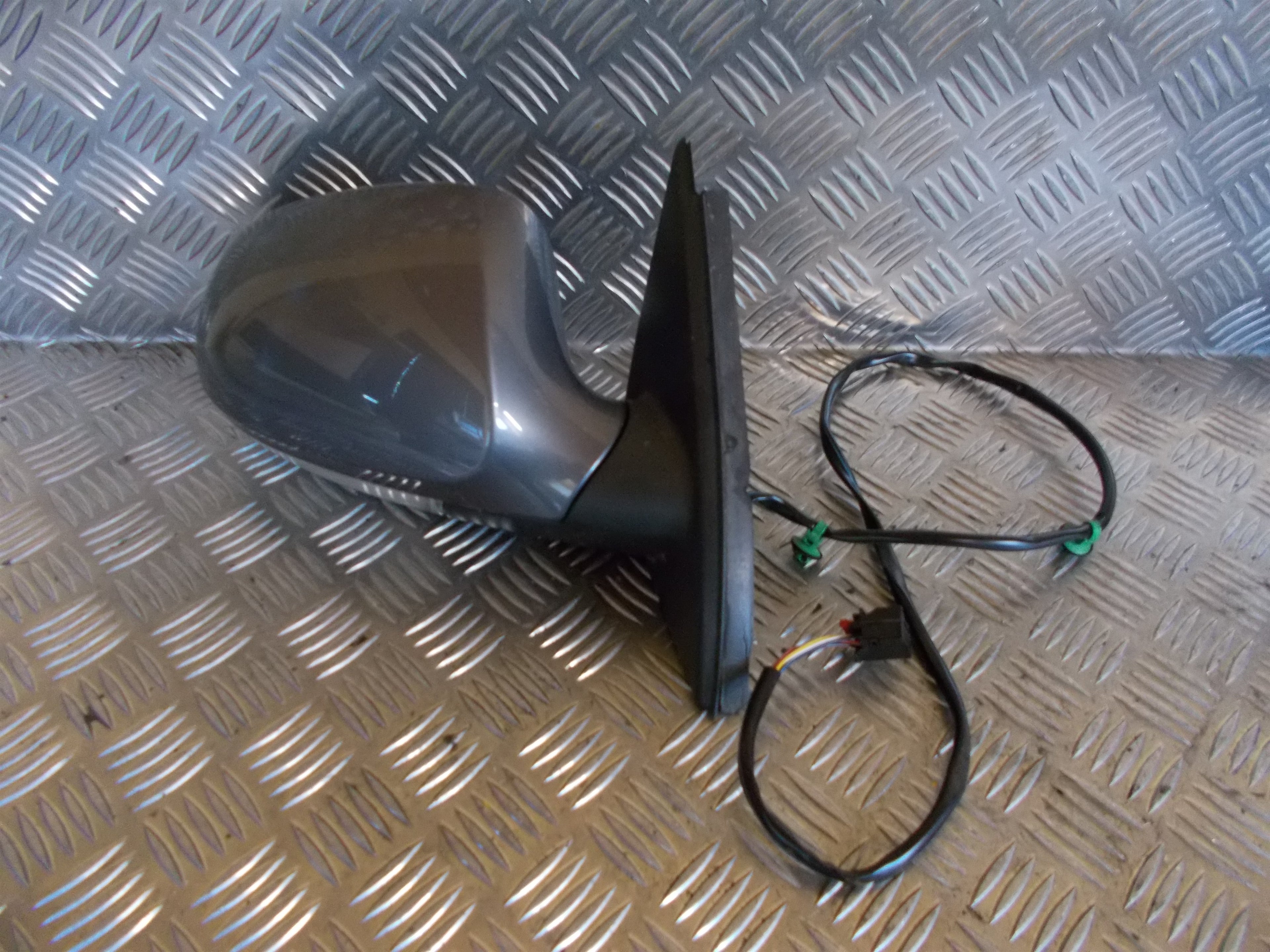 VW Passat 3C Sidespejl Med OEM Nr. 3C1857508DM Fra VW Ophugger