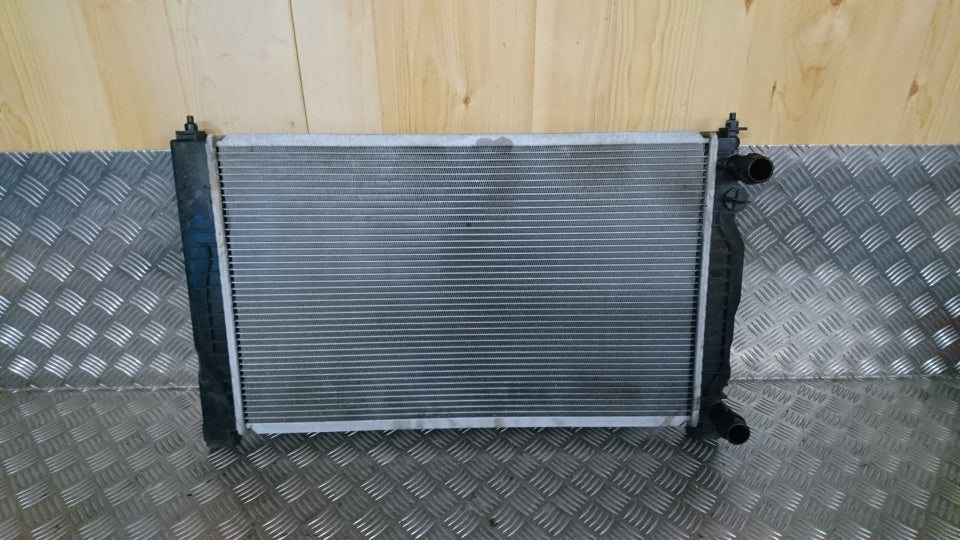 Audi A4 Køler Med OEM Nr. Ophugger Fra Audi Ophugger
