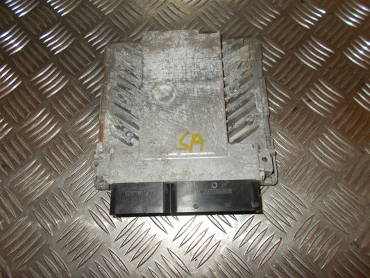 VW Passat 3C Motorstyring - Motorstyreboks - Injection Elboks Med OEM Nr. 03G906018CE Fra VW Ophugger