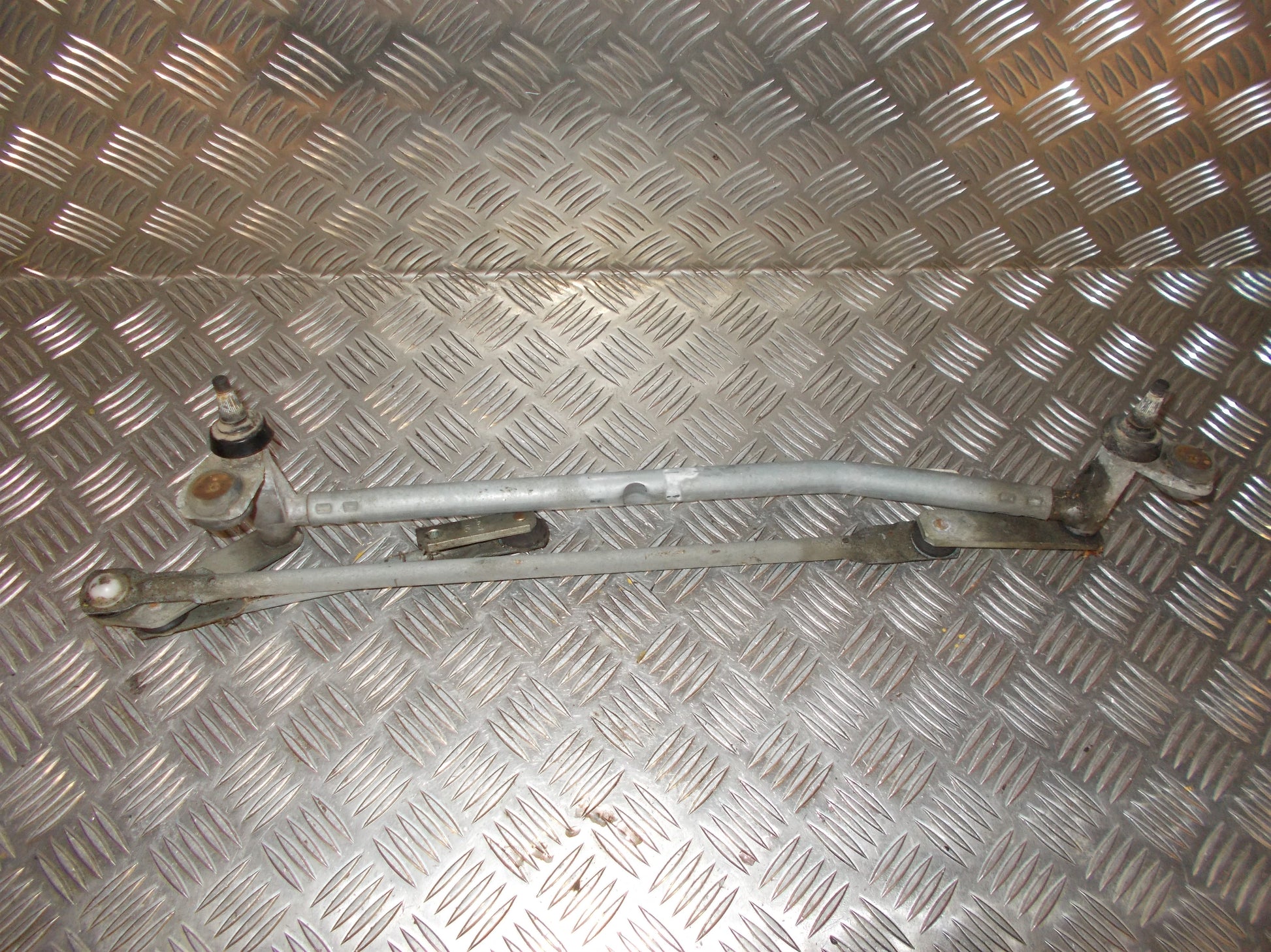 VW Passat 3C Viskertræk Med OEM Nr. 3C1955023E Fra VW Ophugger
