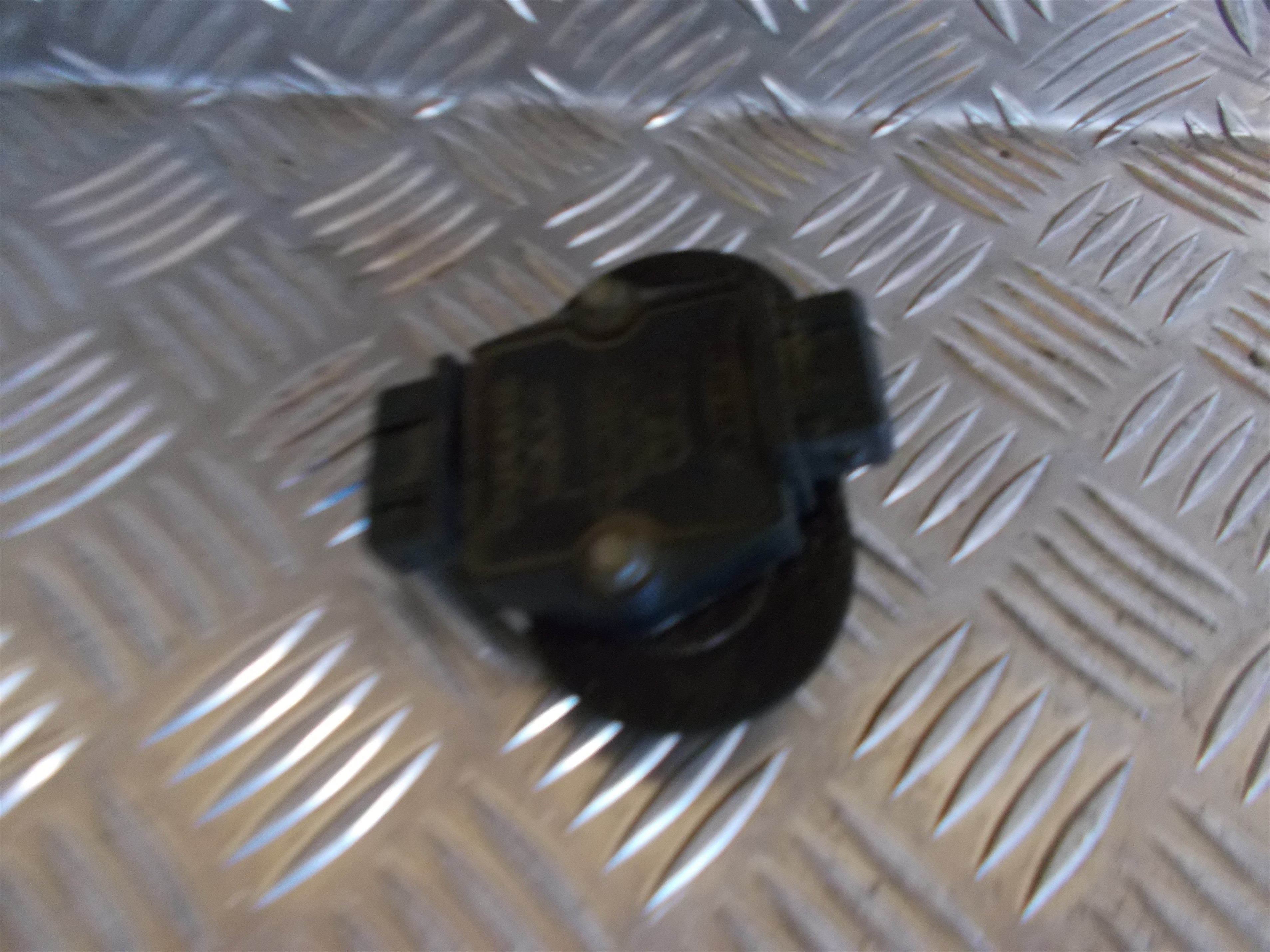 Audi A4 Tændingsmodul Med OEM Nr. 8D0905351 Fra Audi Ophugger