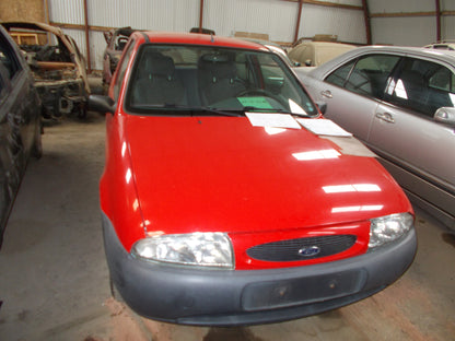 Ford Fiesta 4+5 Pluk-Selv-Bil Med OEM Nr. Ophugger Fra Ford Ophugger