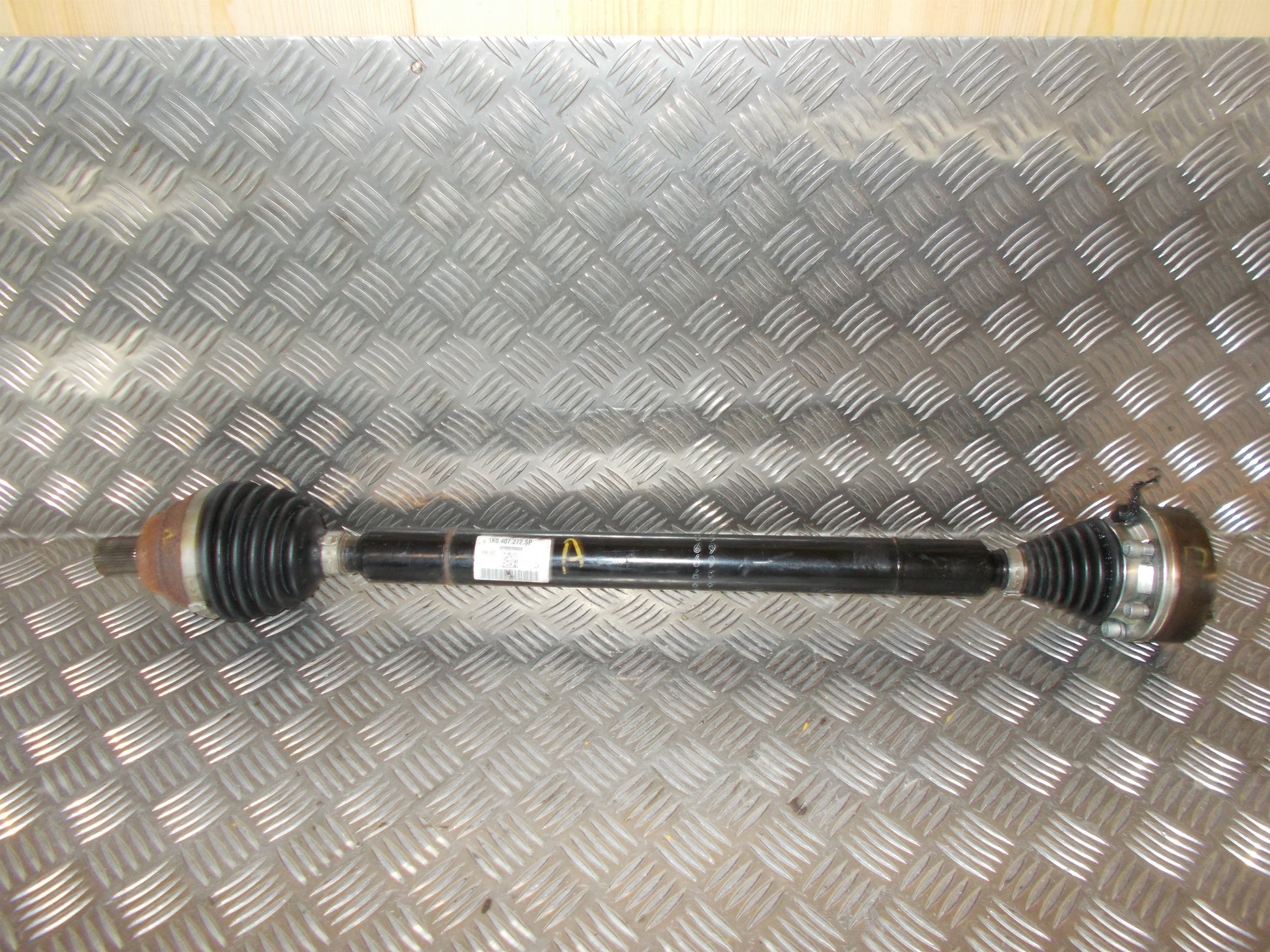 VW Golf Sportsvan Trækaksel For H Med OEM Nr. 1K0407272SP Fra VW Ophugger