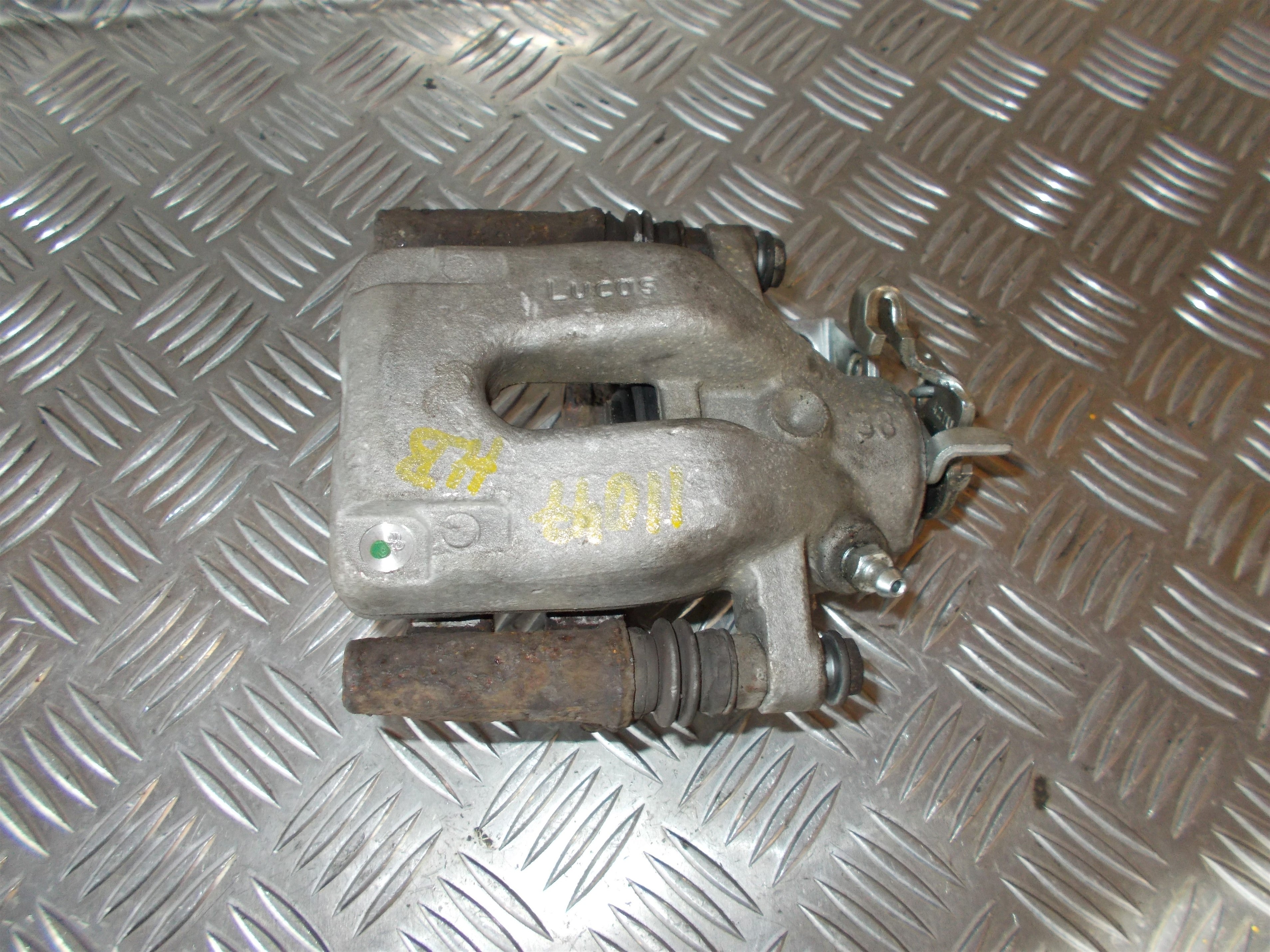 Peugeot 307 Bremsekaliber Hb Med OEM Nr. 4400R5 Fra Peugeot Ophugger