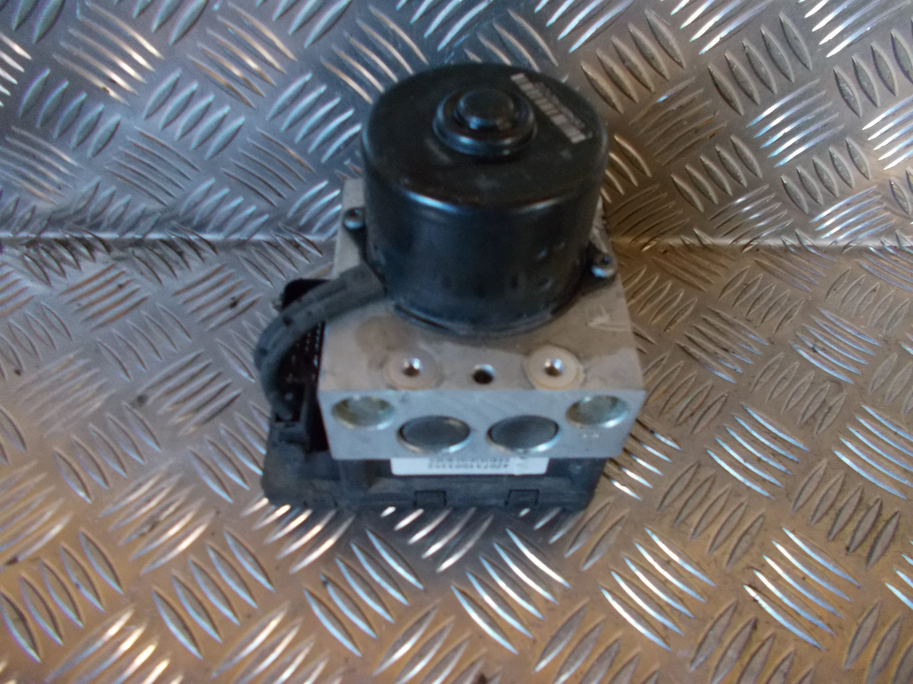 VW Golf 4 1J ABS Pumpe Med OEM Nr. 1J0614117B Fra VW Ophugger
