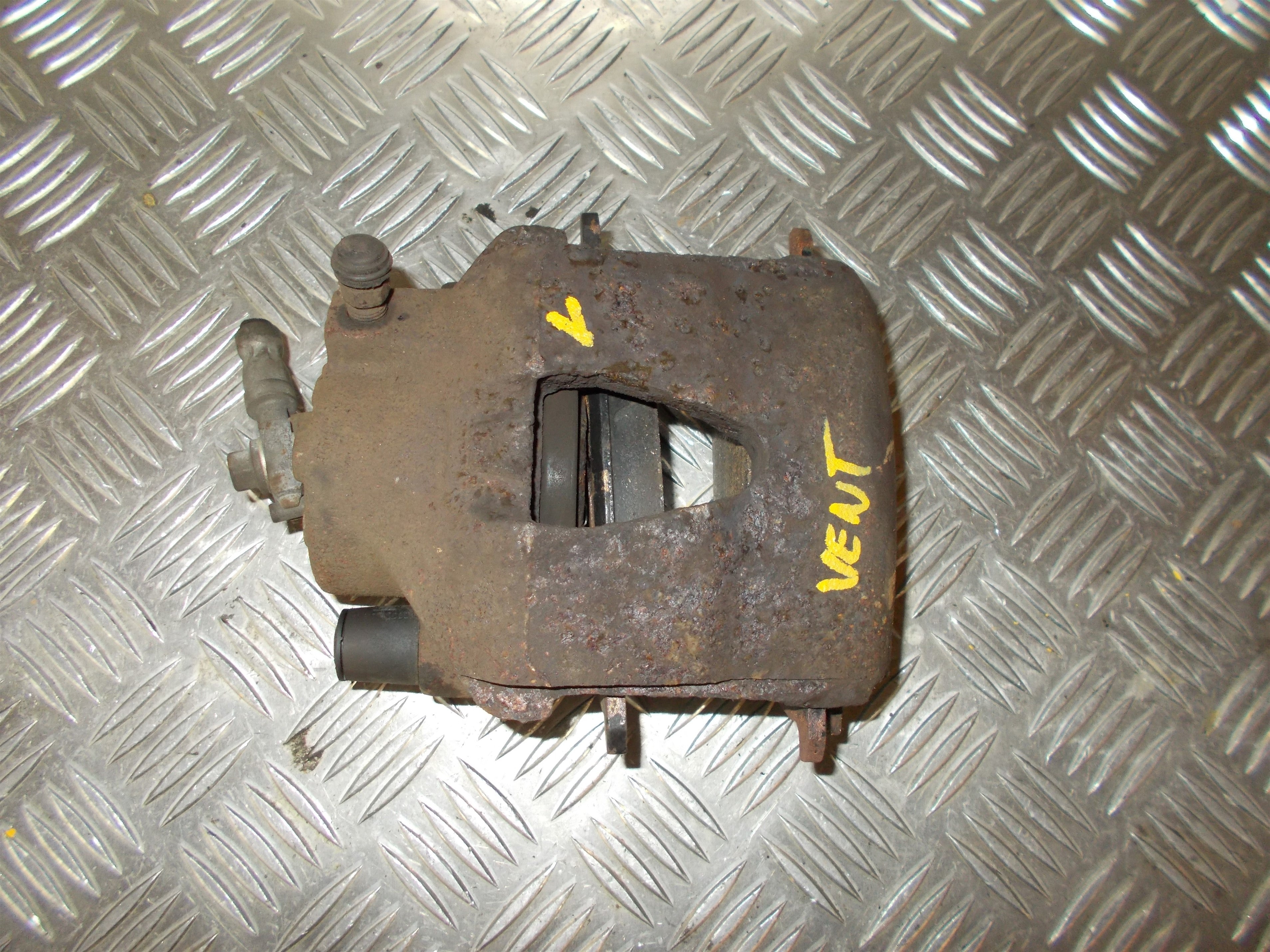 VW Jetta 1K Bremsekaliber Vf Med OEM Nr. 1K0615123D Fra VW Ophugger