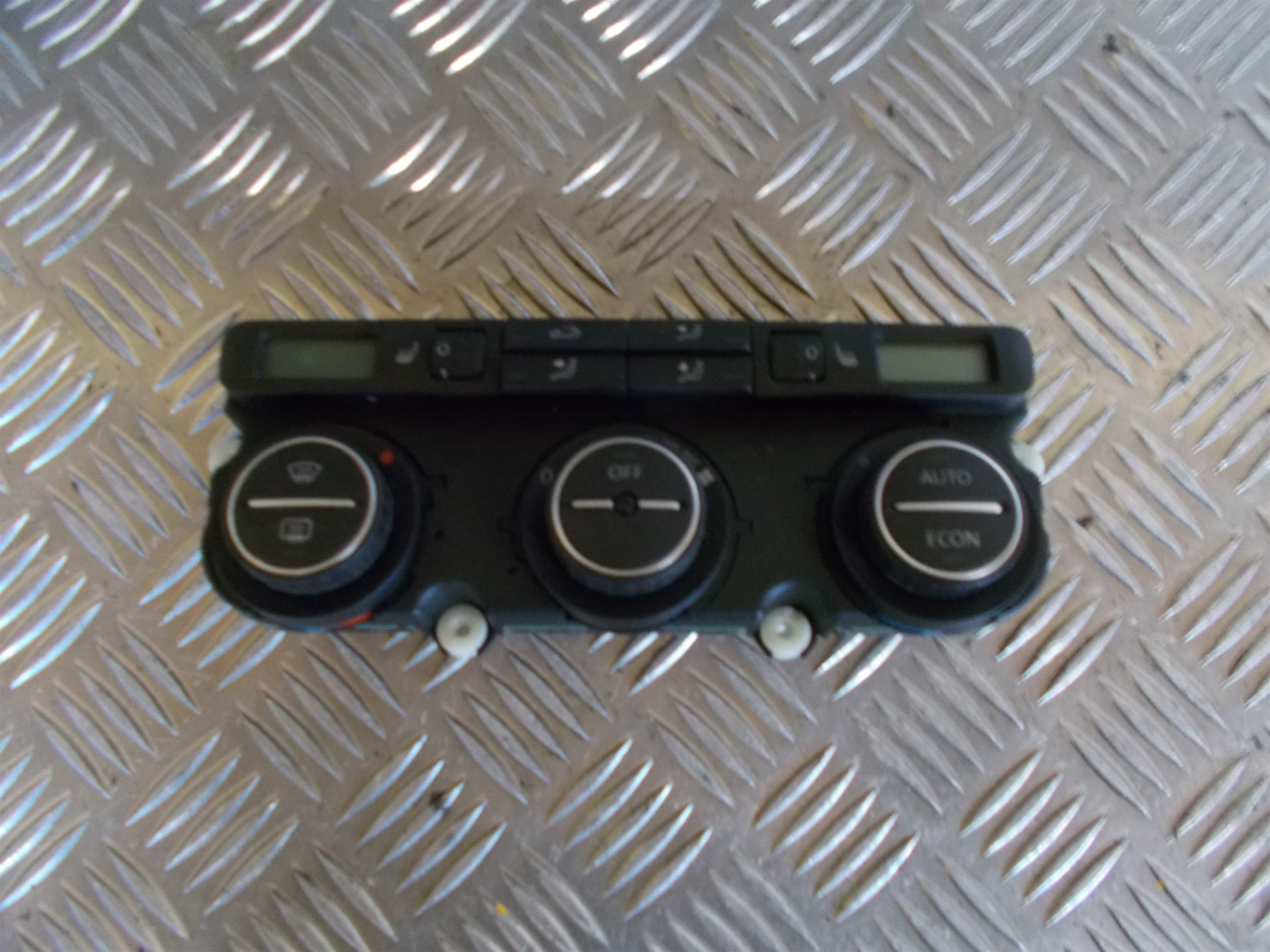 VW Jetta 1K Varmeregulering Med OEM Nr. 1K0907044BA Fra VW Ophugger
