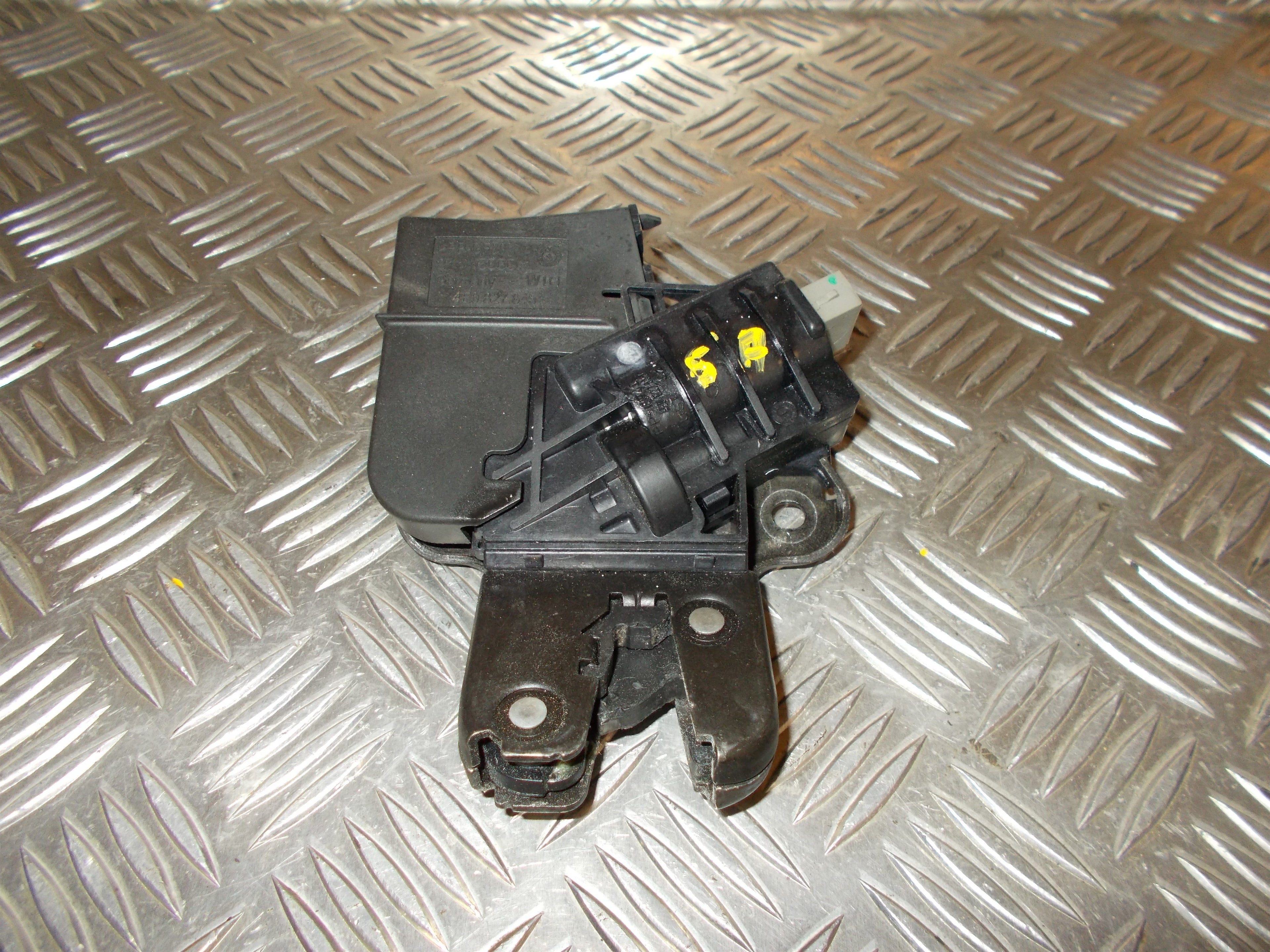 VW Jetta 1K Dørlås Med OEM Nr. 4E0827645 Fra VW Ophugger