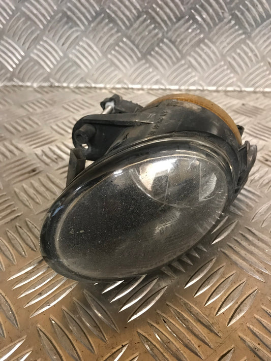 VW Passat 3C Tågelygte For Med OEM Nr. 27120400RE Fra VW Ophugger