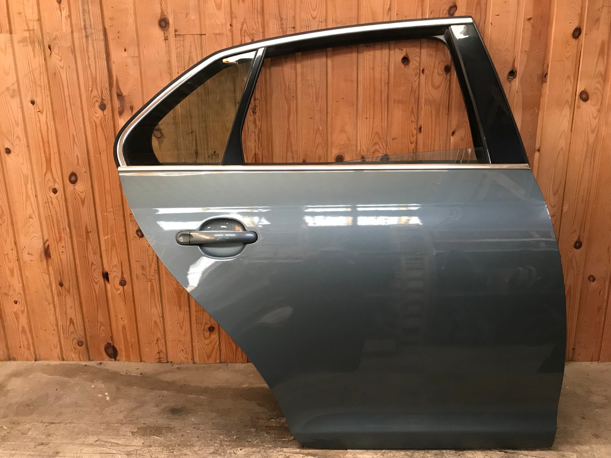 VW Jetta 1K Bagdør H Med OEM Nr. 1K5833302P Fra VW Ophugger