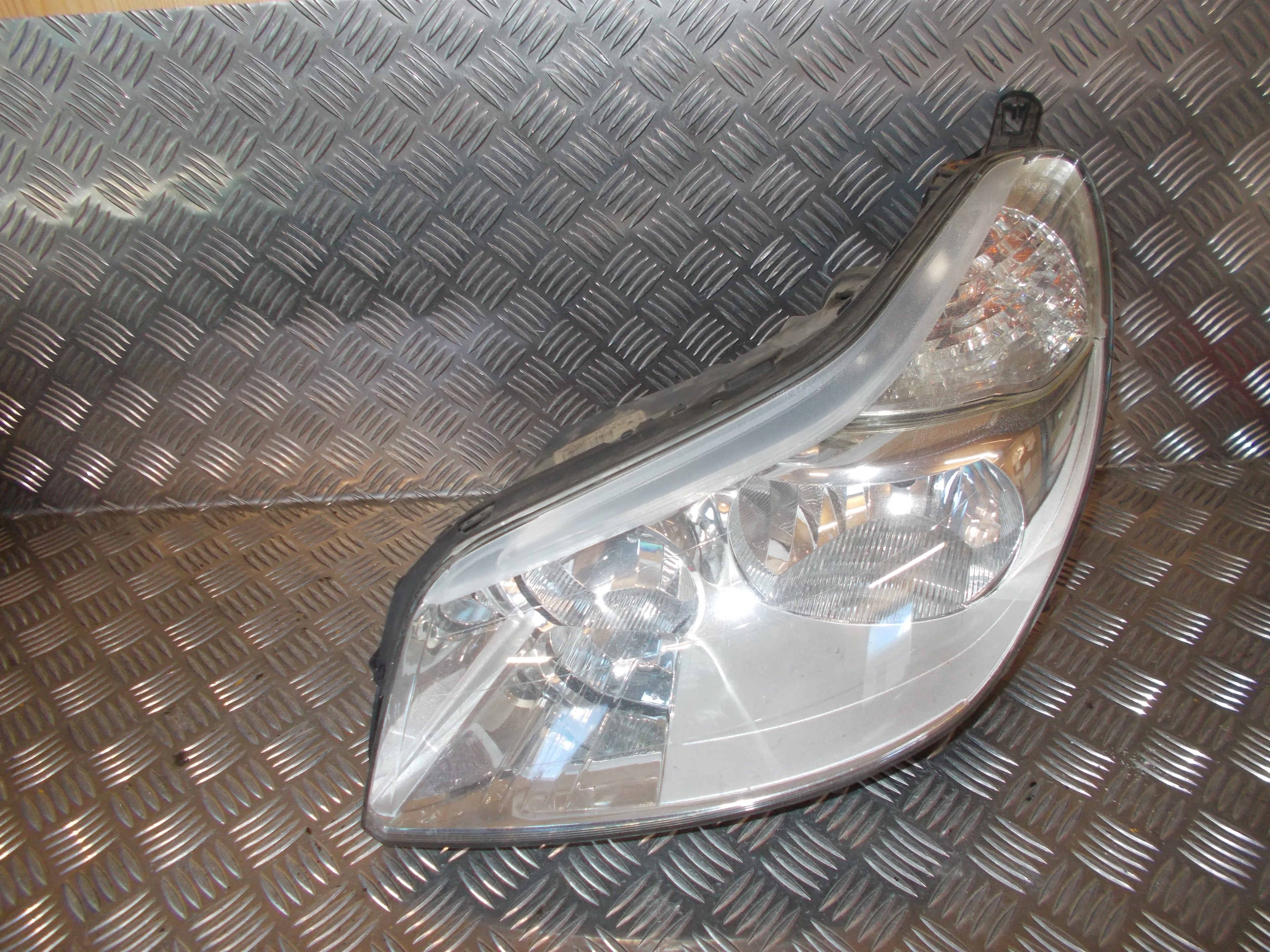 Citroen C5 Forlygte Med OEM Nr. 9650055980 Fra Citroen Ophugger