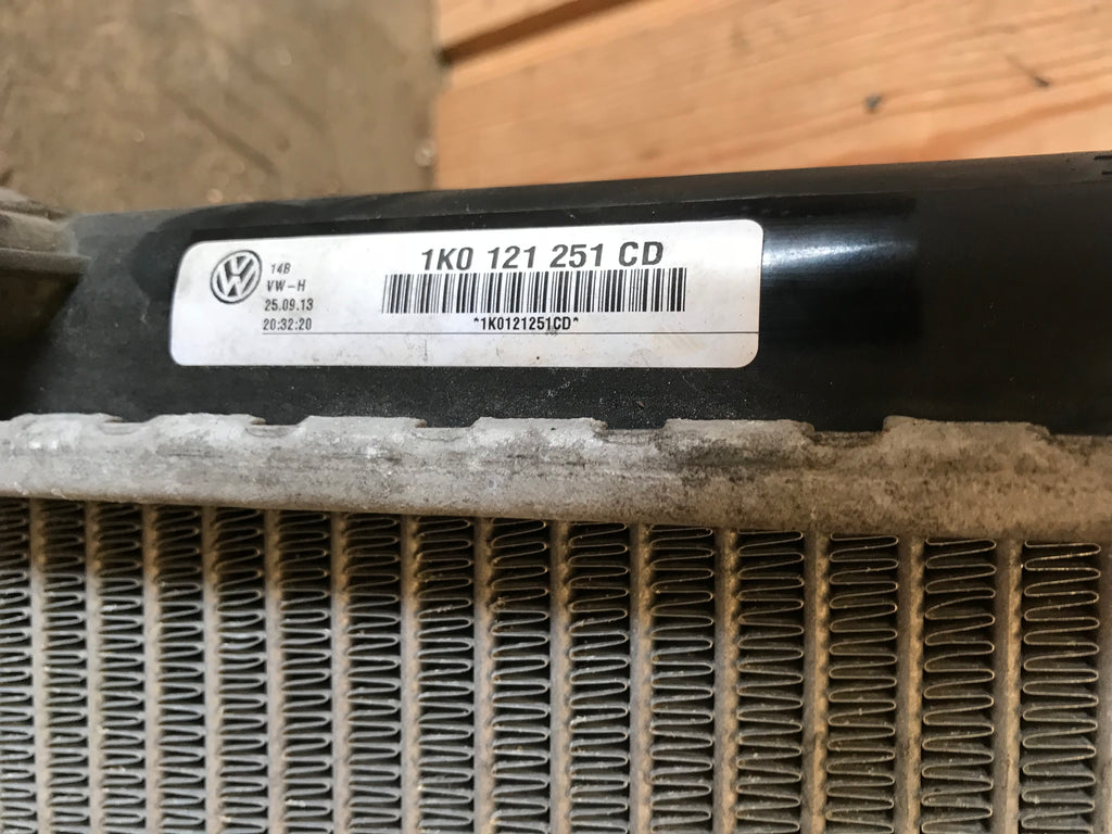 Audi A3 Køler Med OEM Nr. 1K0121251CN Fra Audi Ophugger
