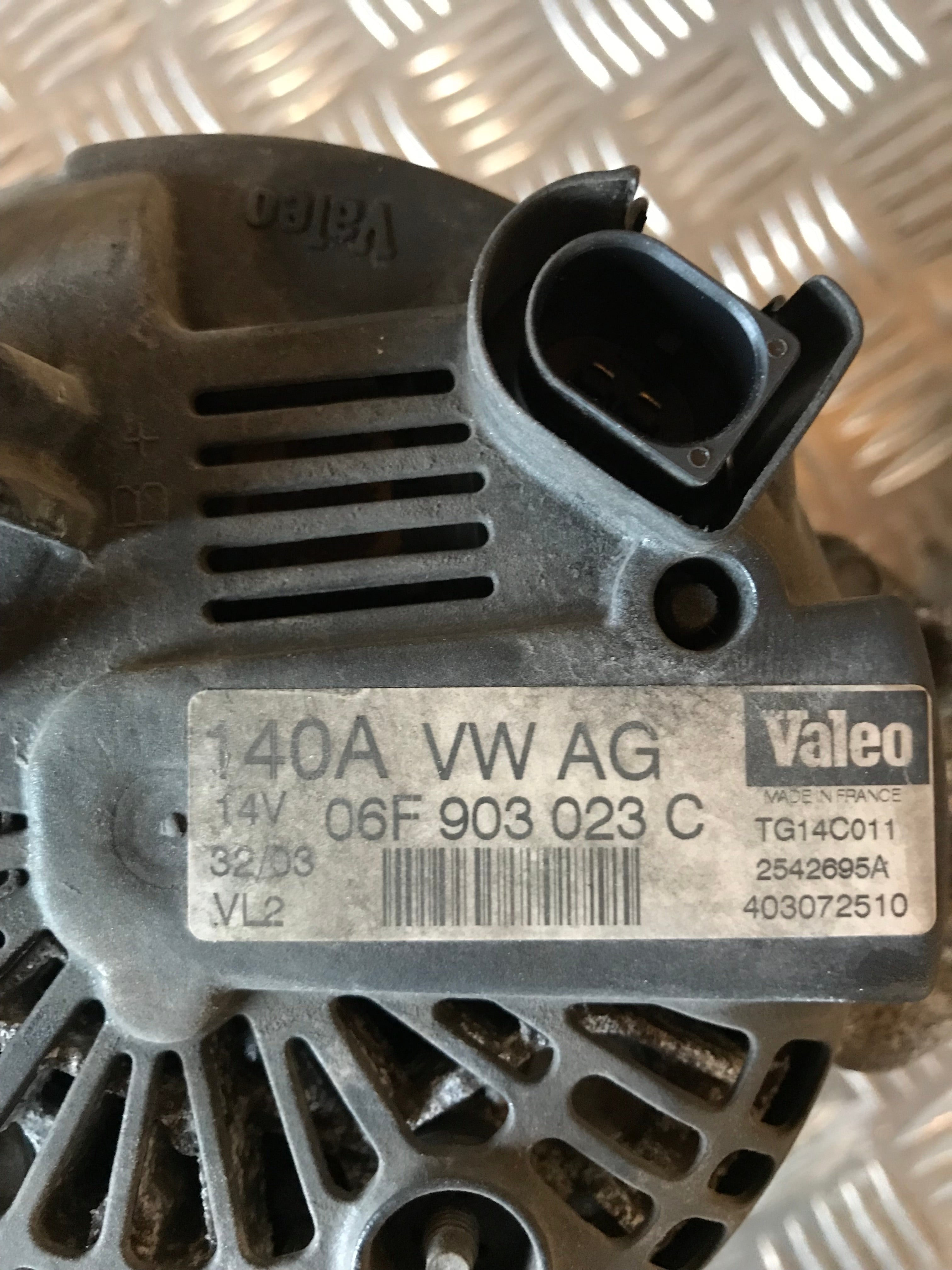 Audi A3 Generator Med OEM Nr. 06F903023C Fra Audi Ophugger