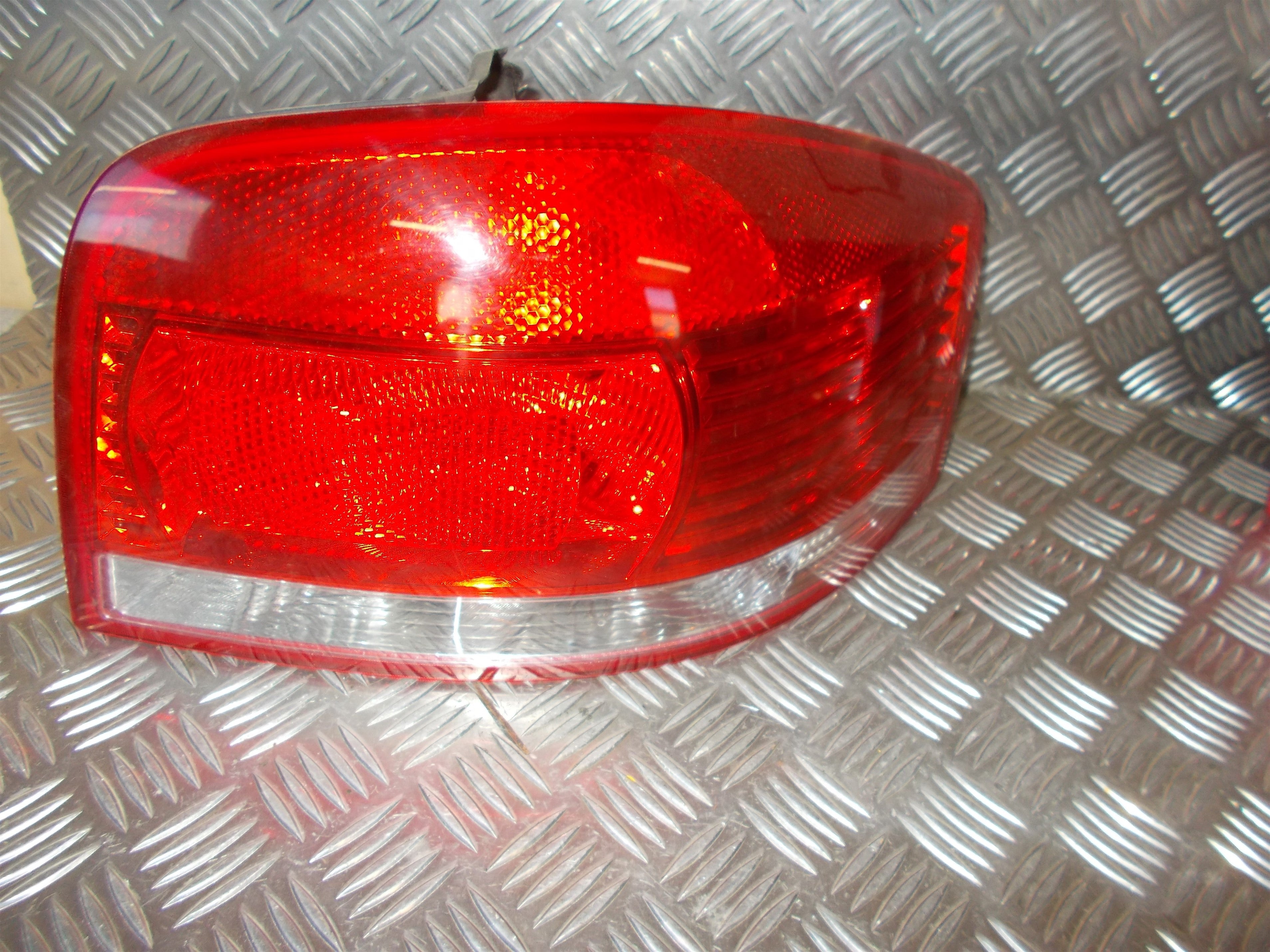 Audi A3 Baglygte Med OEM Nr. 8P0945096 Fra Audi Ophugger