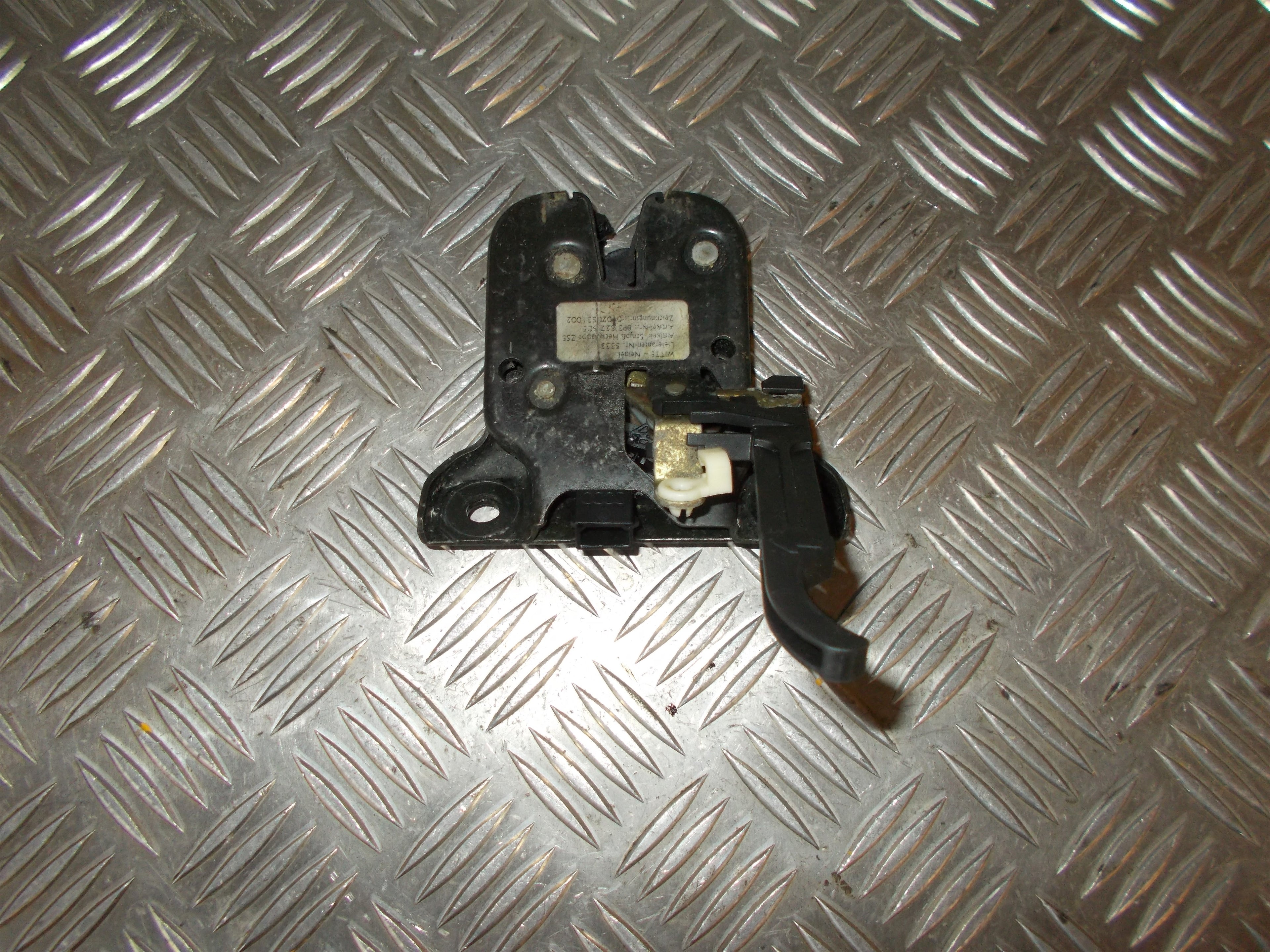 Audi A3 Dørlås Med OEM Nr. 8P0627505 Fra Audi Ophugger