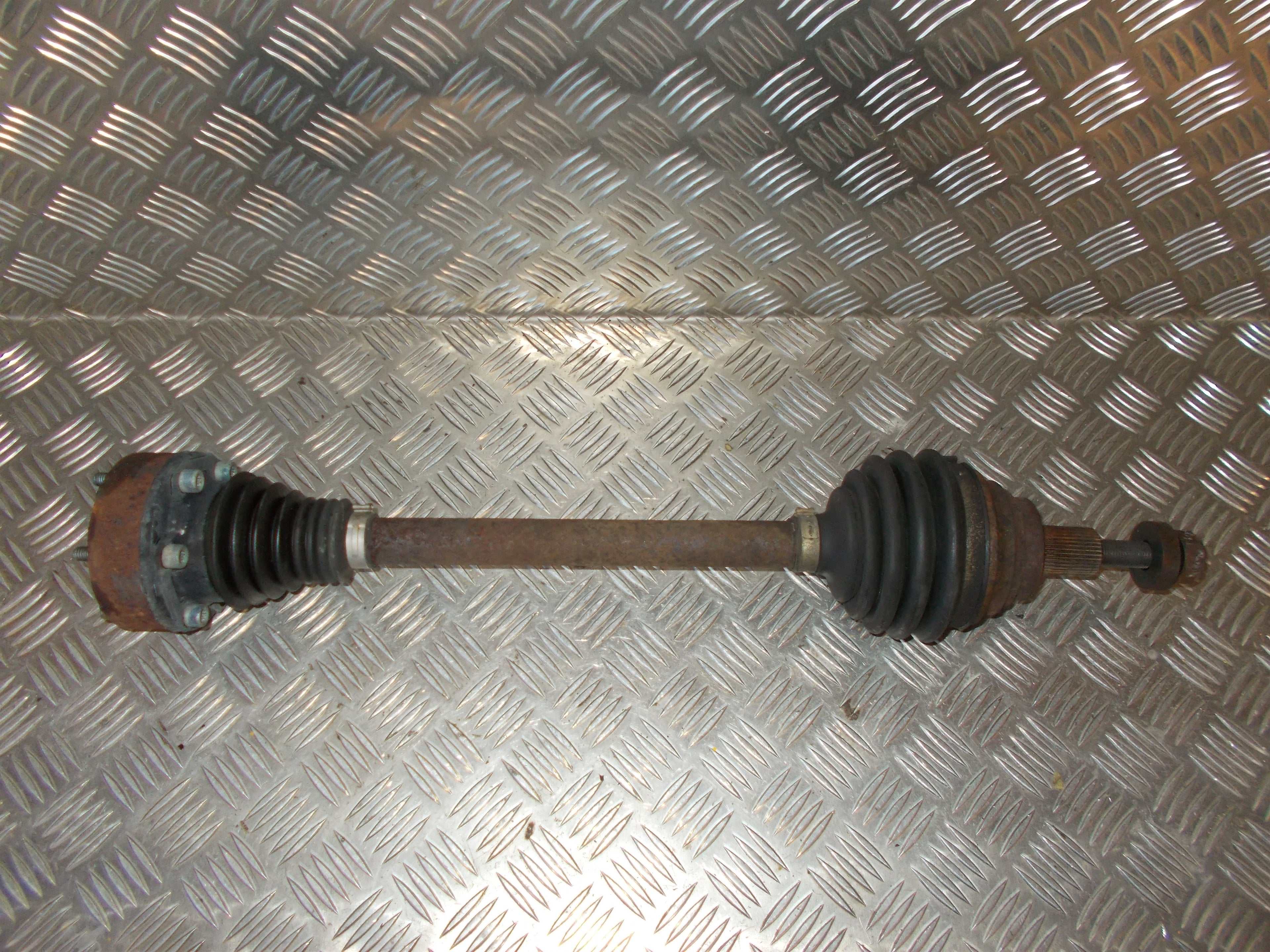 Audi A3 Trækaksel For V Med OEM Nr. 5Q0407271B Fra Audi Ophugger