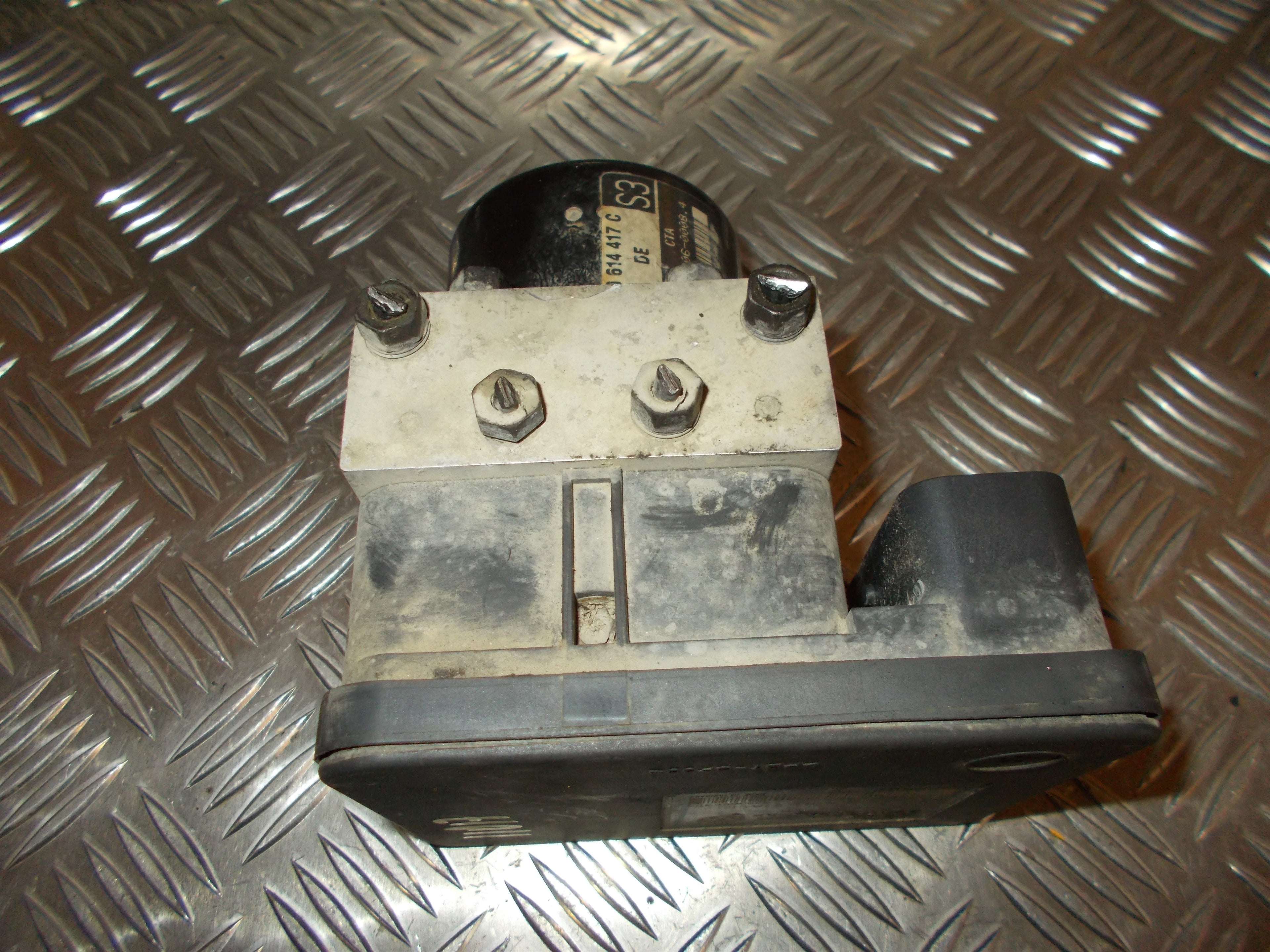 VW Golf 4 1J ABS Pumpe Med OEM Nr. 1J0614417C Fra VW Ophugger
