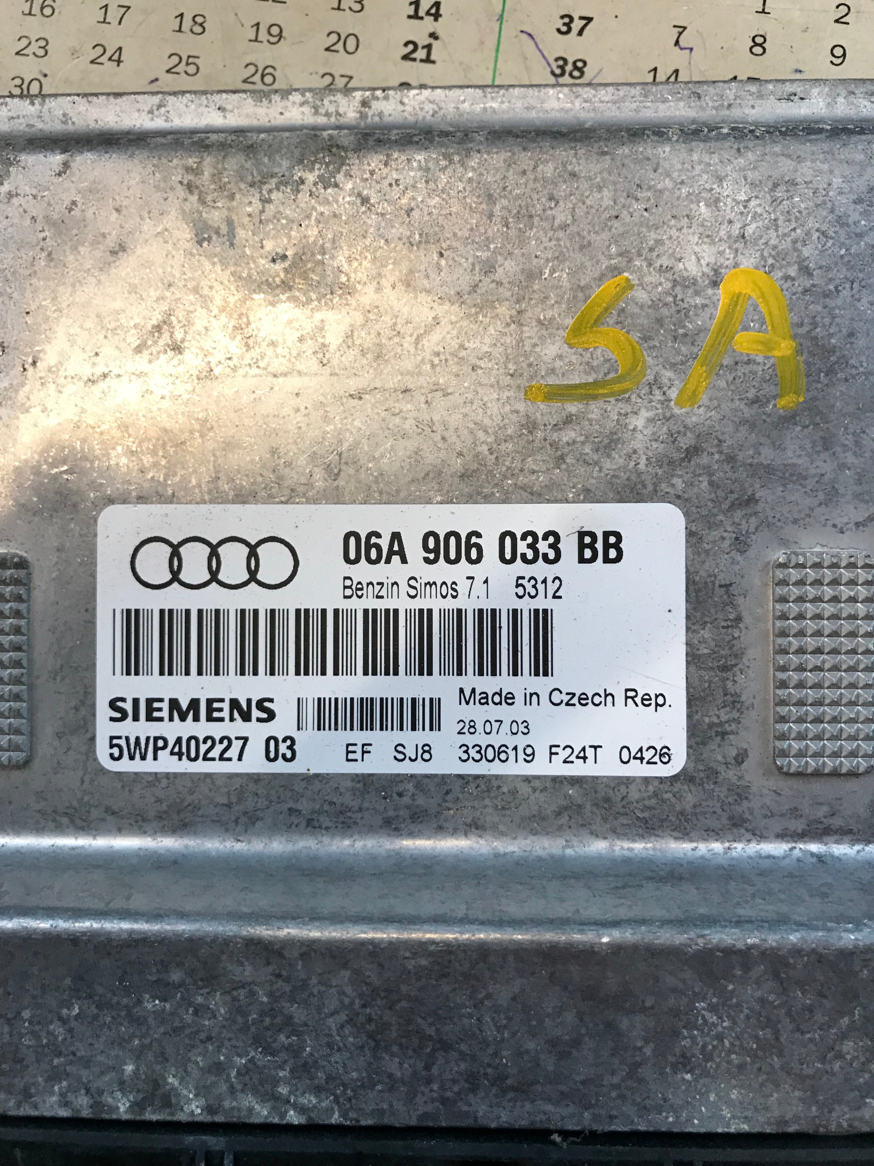 Audi A3 Motorstyring - Motorstyreboks - Injection Elboks Med OEM Nr. 06A906033BB Fra Audi Ophugger